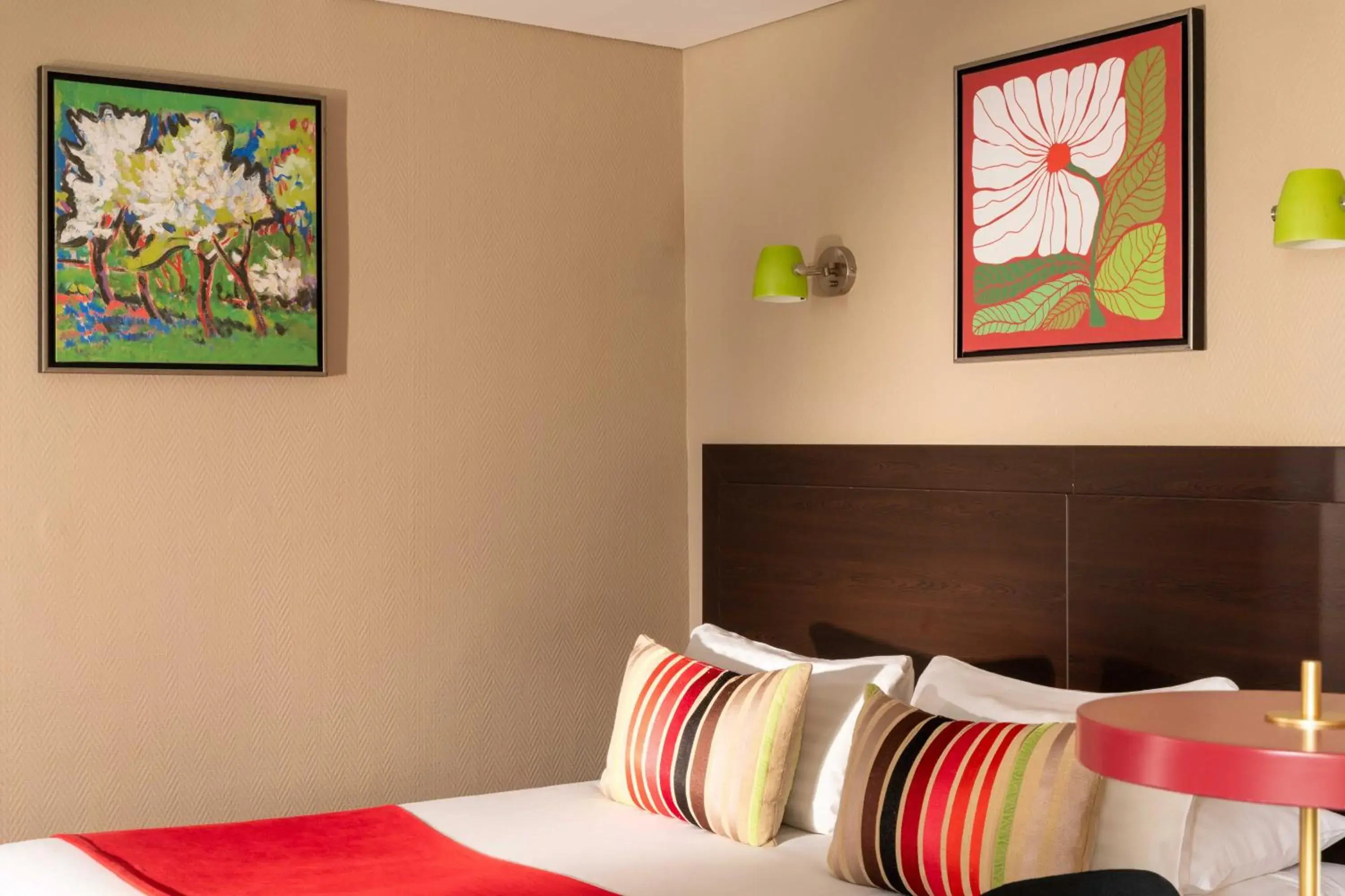 Superior Triple Room in Chatillon Paris Montparnasse Superior Triple Room in Chatillon Paris Montparnasse