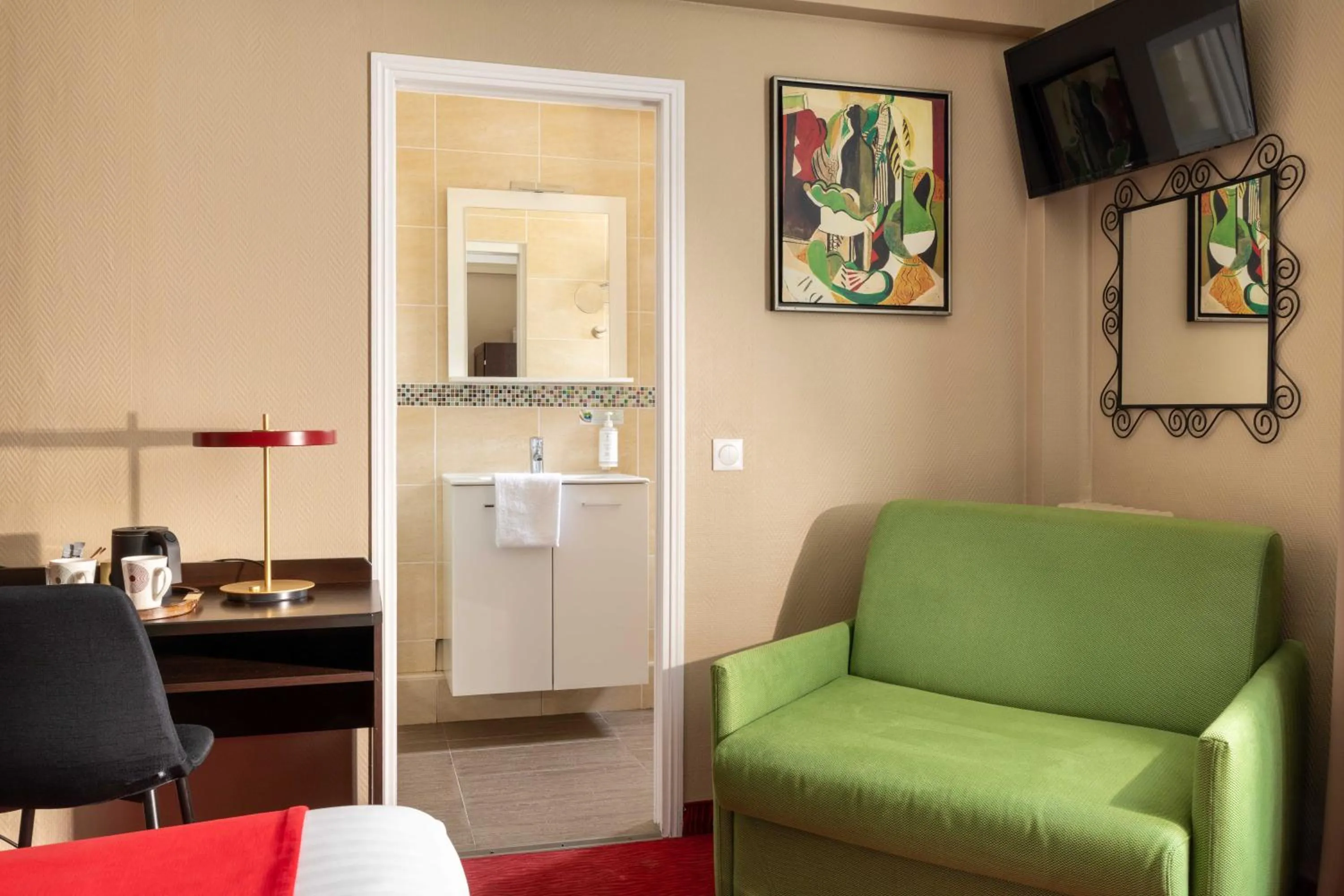 Bedroom in Chatillon Paris Montparnasse