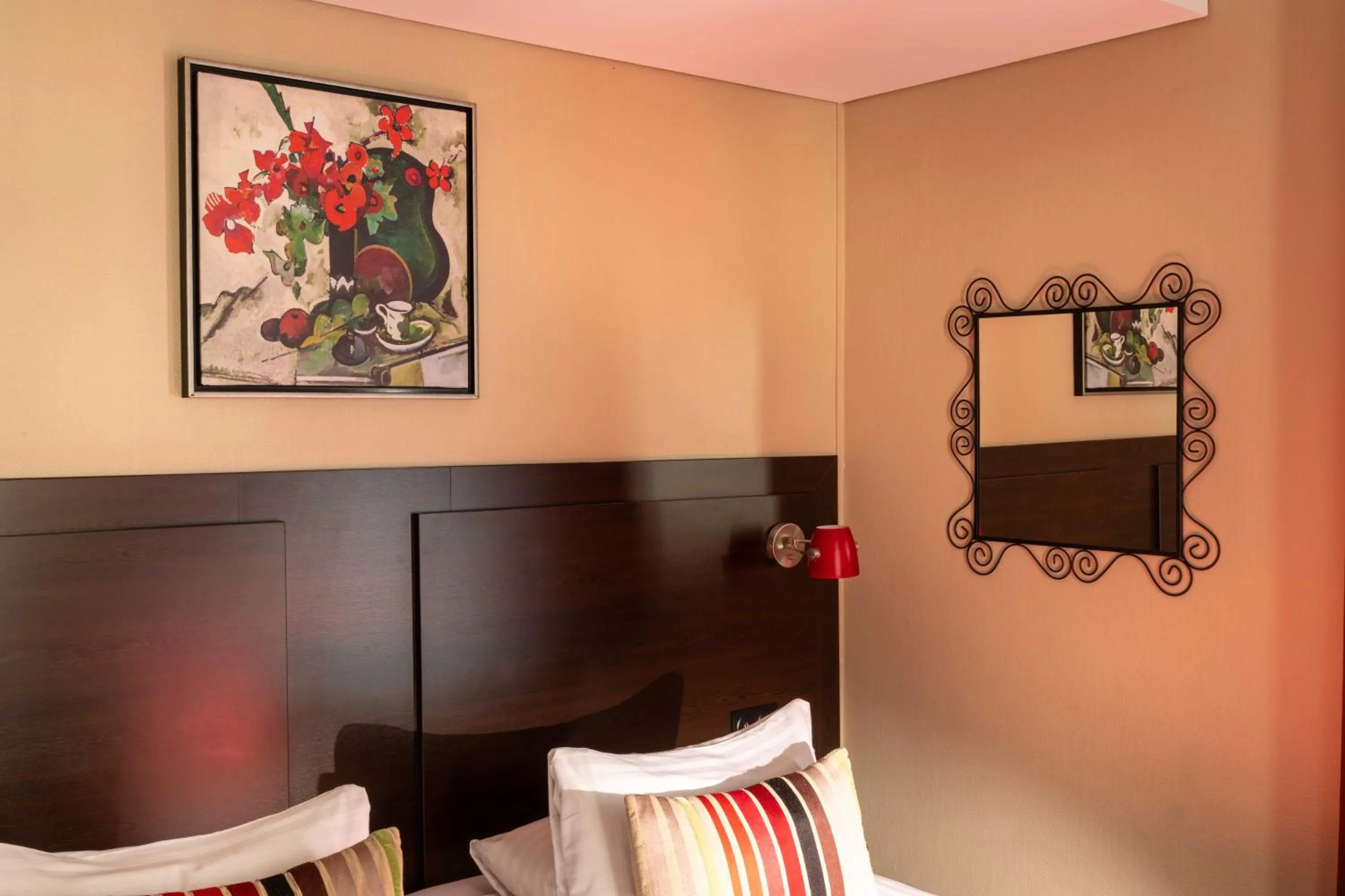 Bedroom in Chatillon Paris Montparnasse