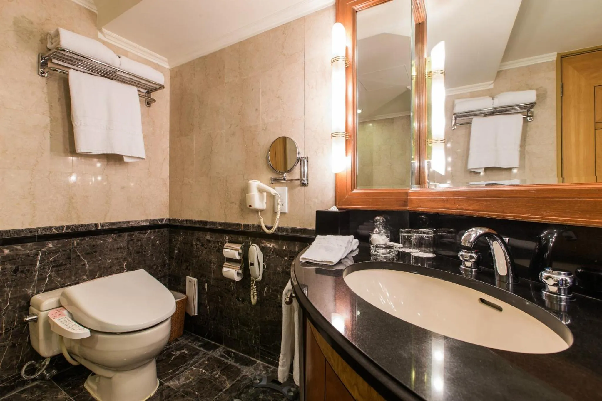 Bathroom in Ruishi Hotel Dalian