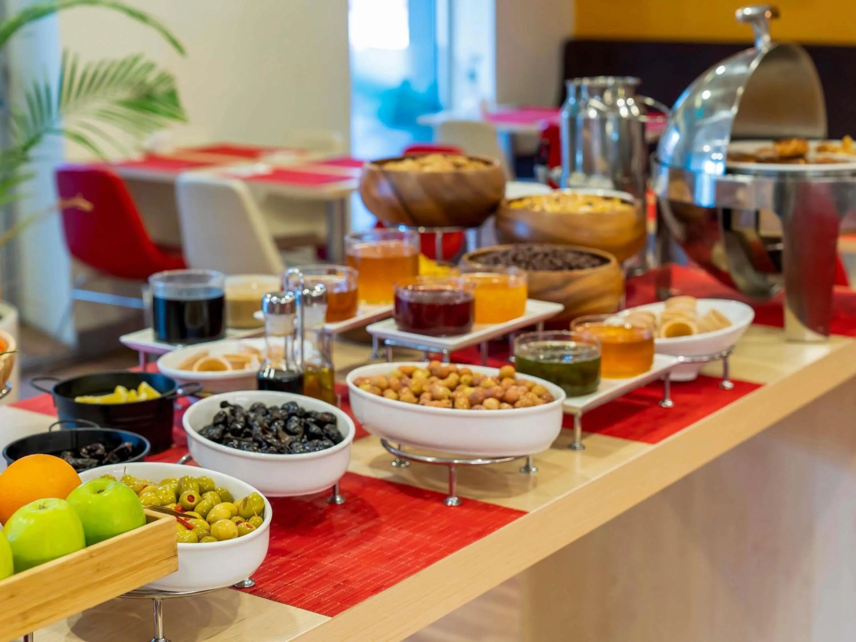 Restaurant/places to eat in Ibis Izmir Alsancak