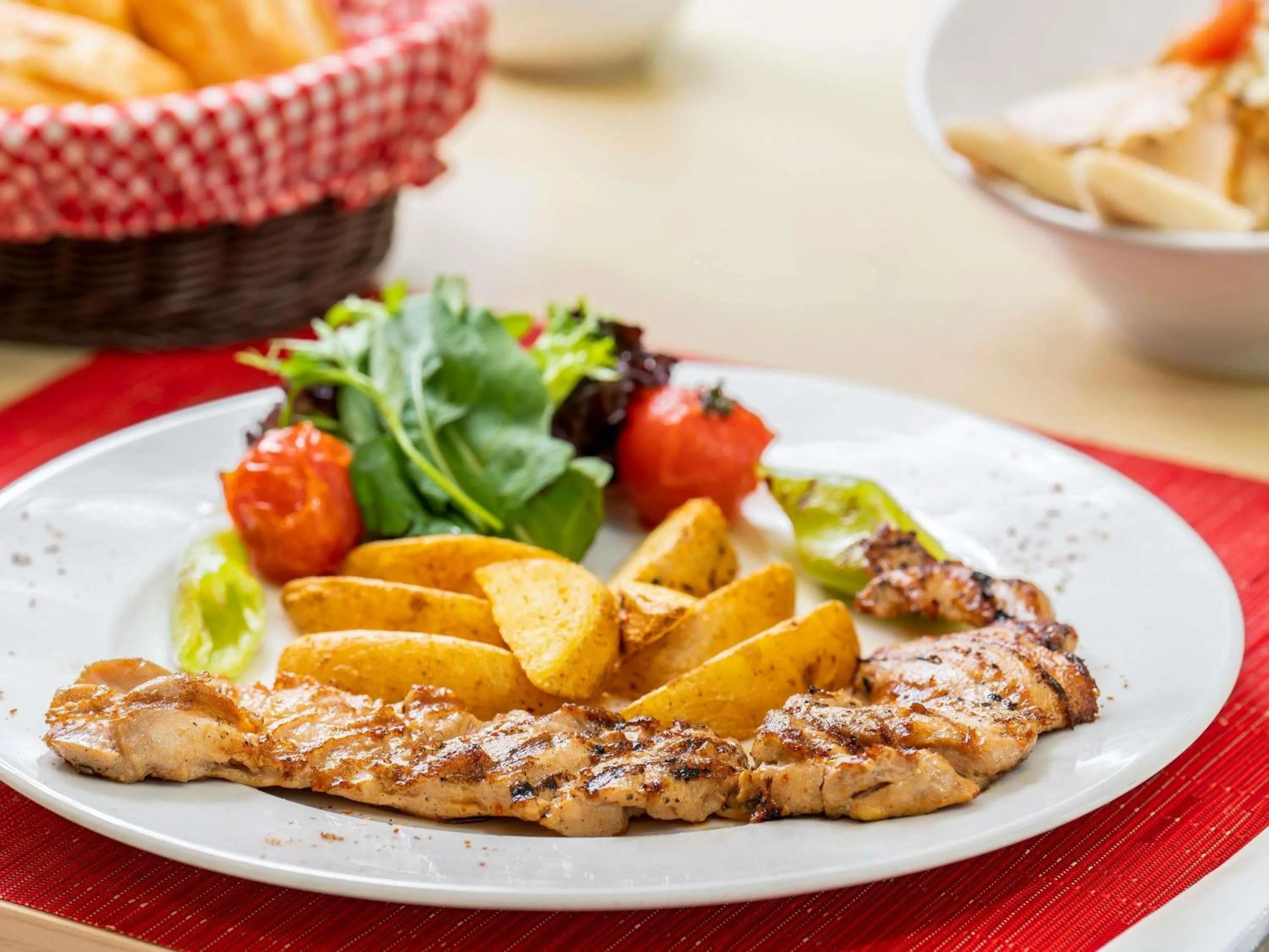 Restaurant/places to eat in Ibis Izmir Alsancak