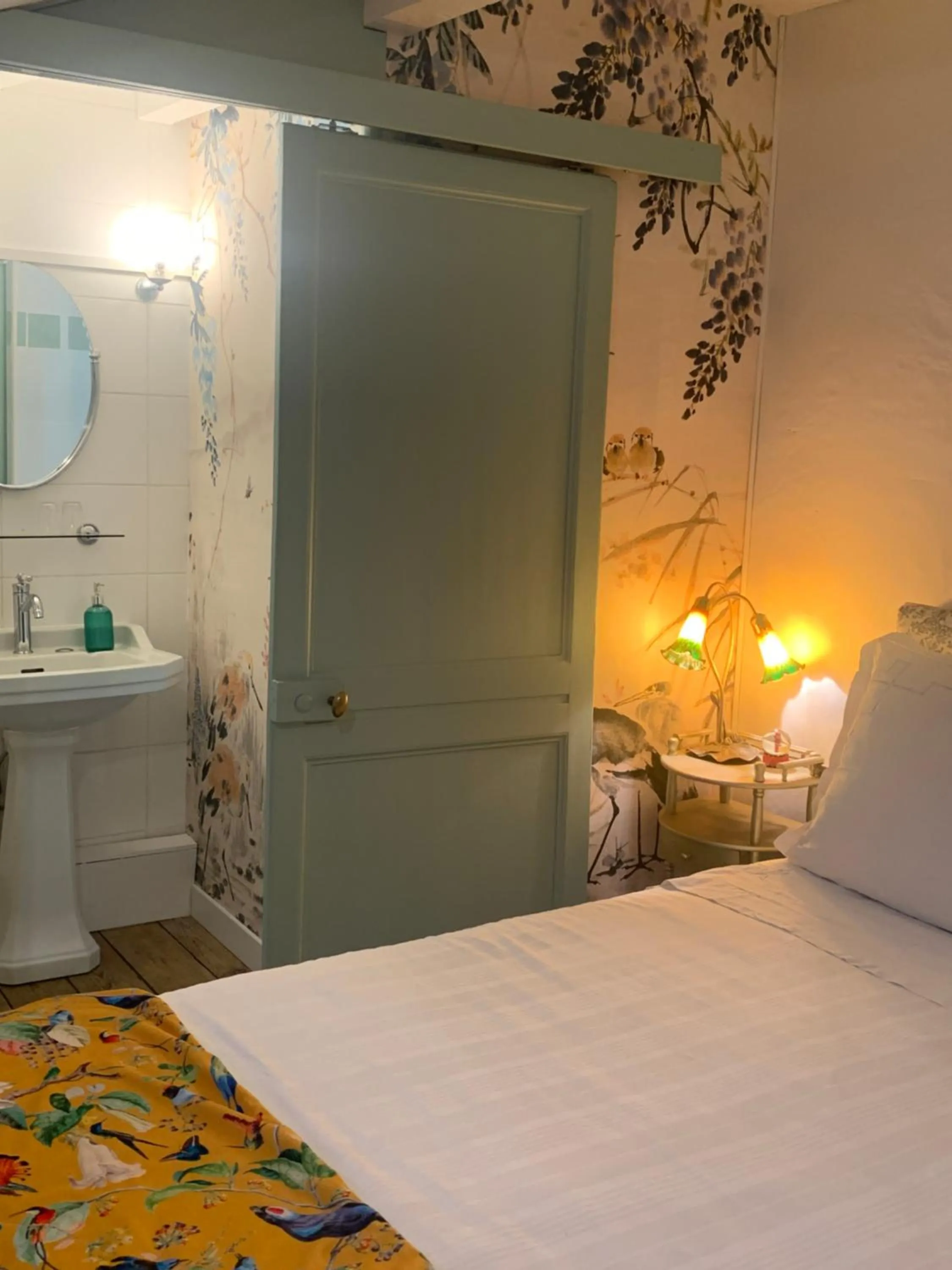 View (from property/room), Bed in La Croix Blanche