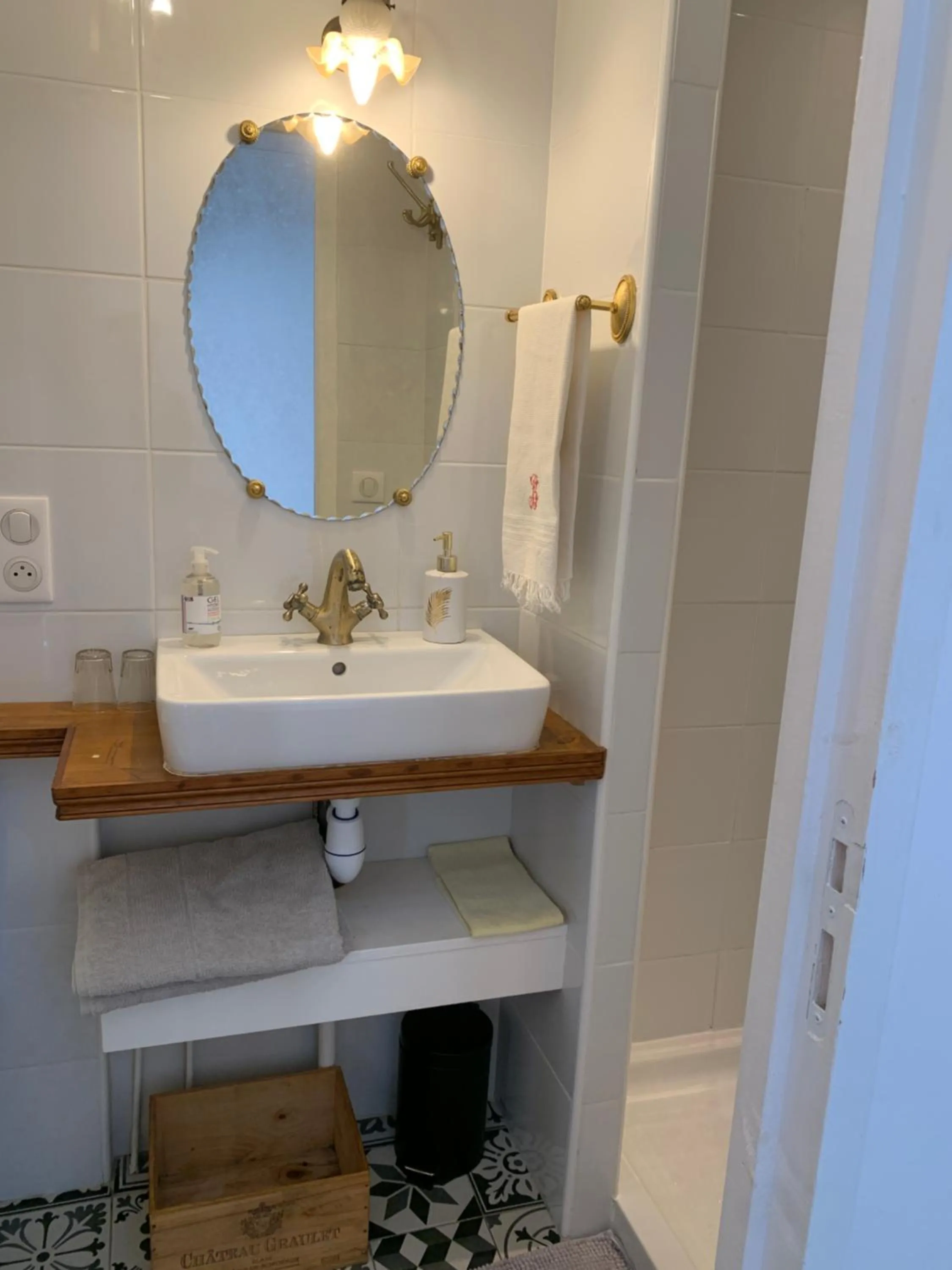 Bathroom in La Croix Blanche