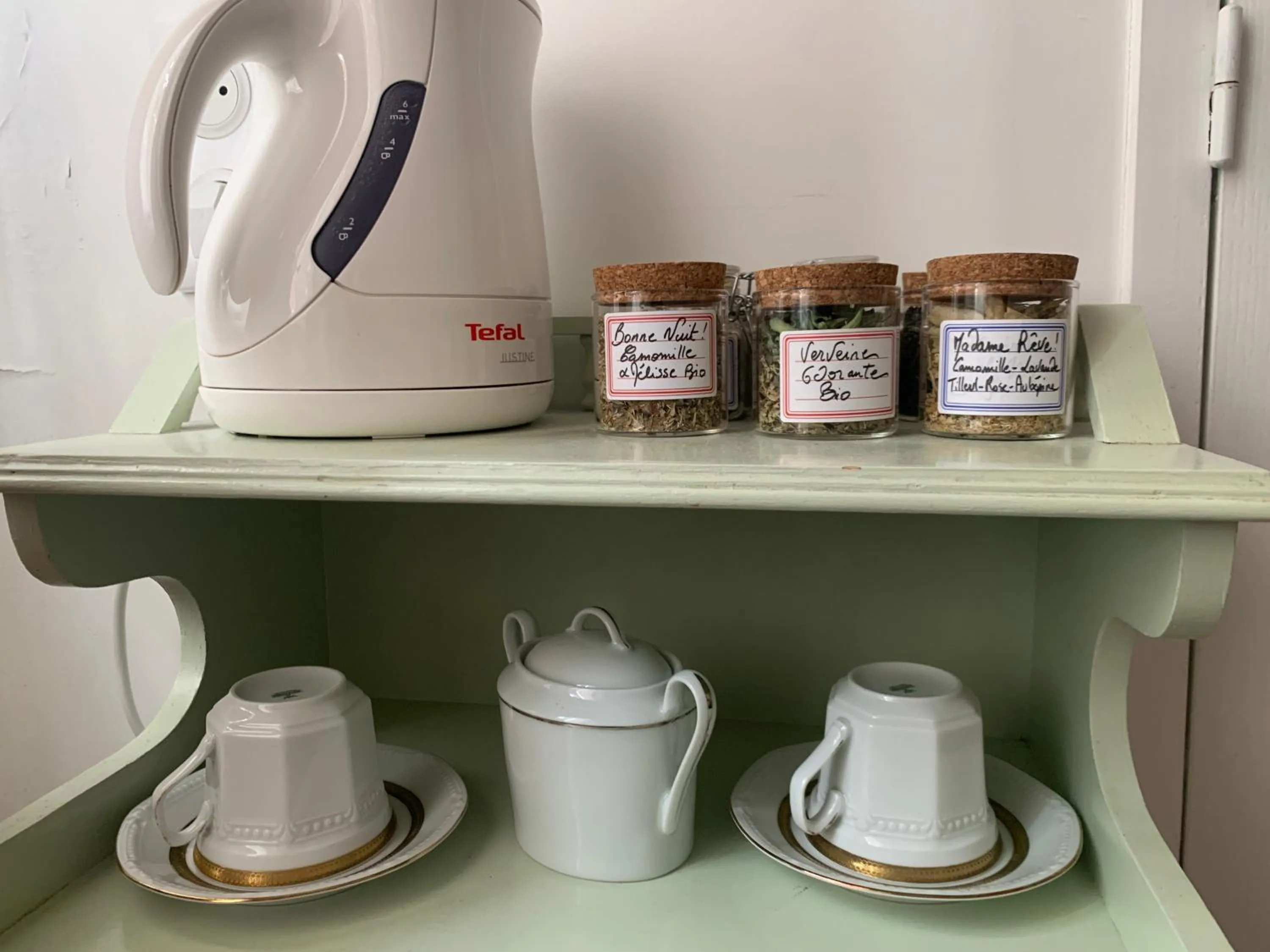 Coffee/tea facilities in La Croix Blanche