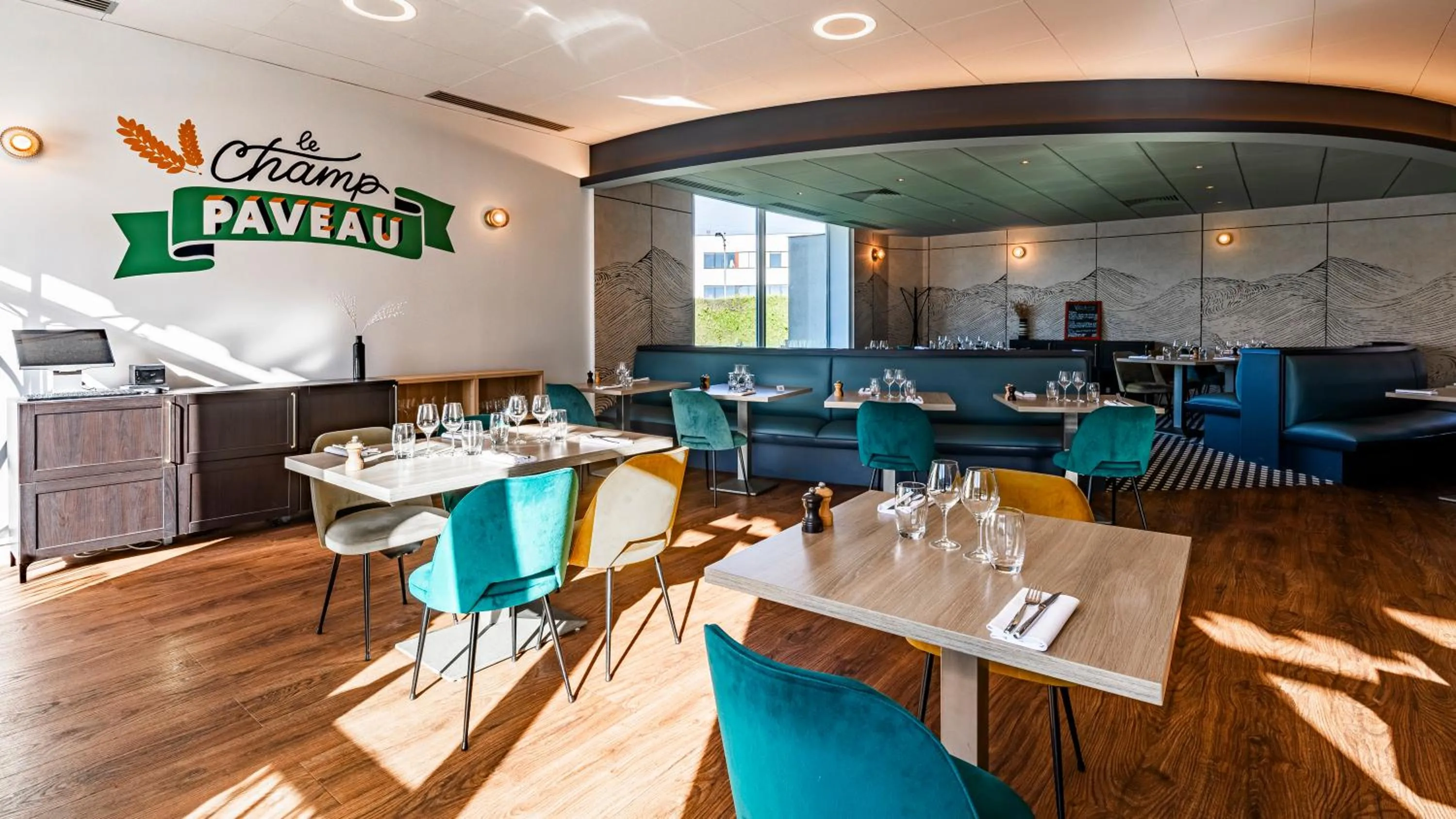 Restaurant/places to eat in Novotel Reims Tinqueux