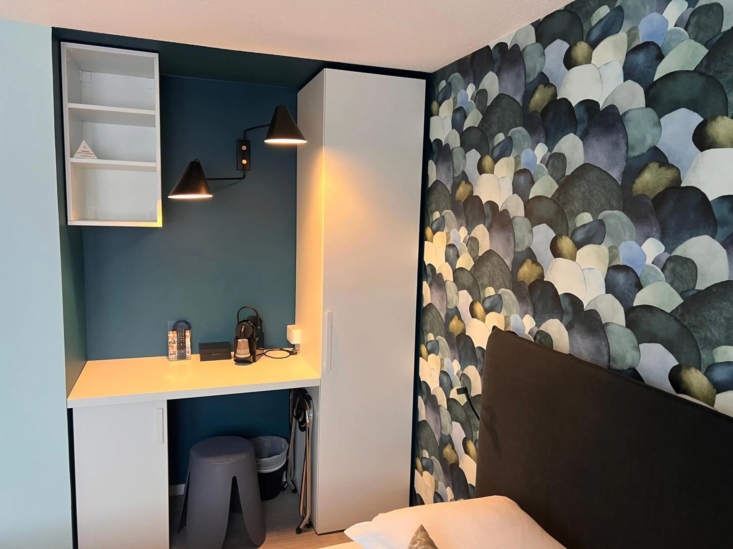 Bed in Hotel Arc-En-Ciel Colmar Contact Hotel