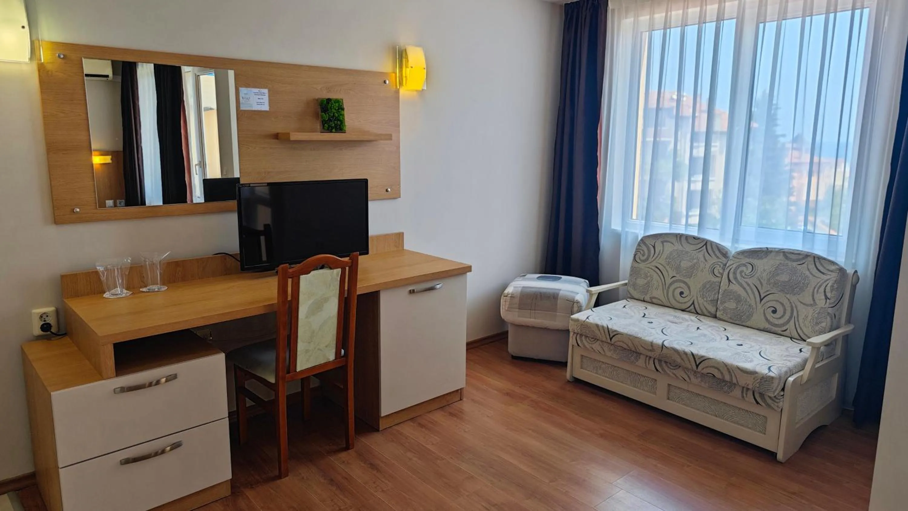 TV and multimedia in Family Hotel Milev