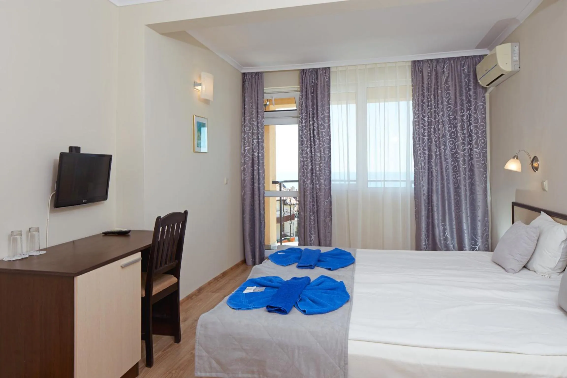 Bed in Family Hotel Milev