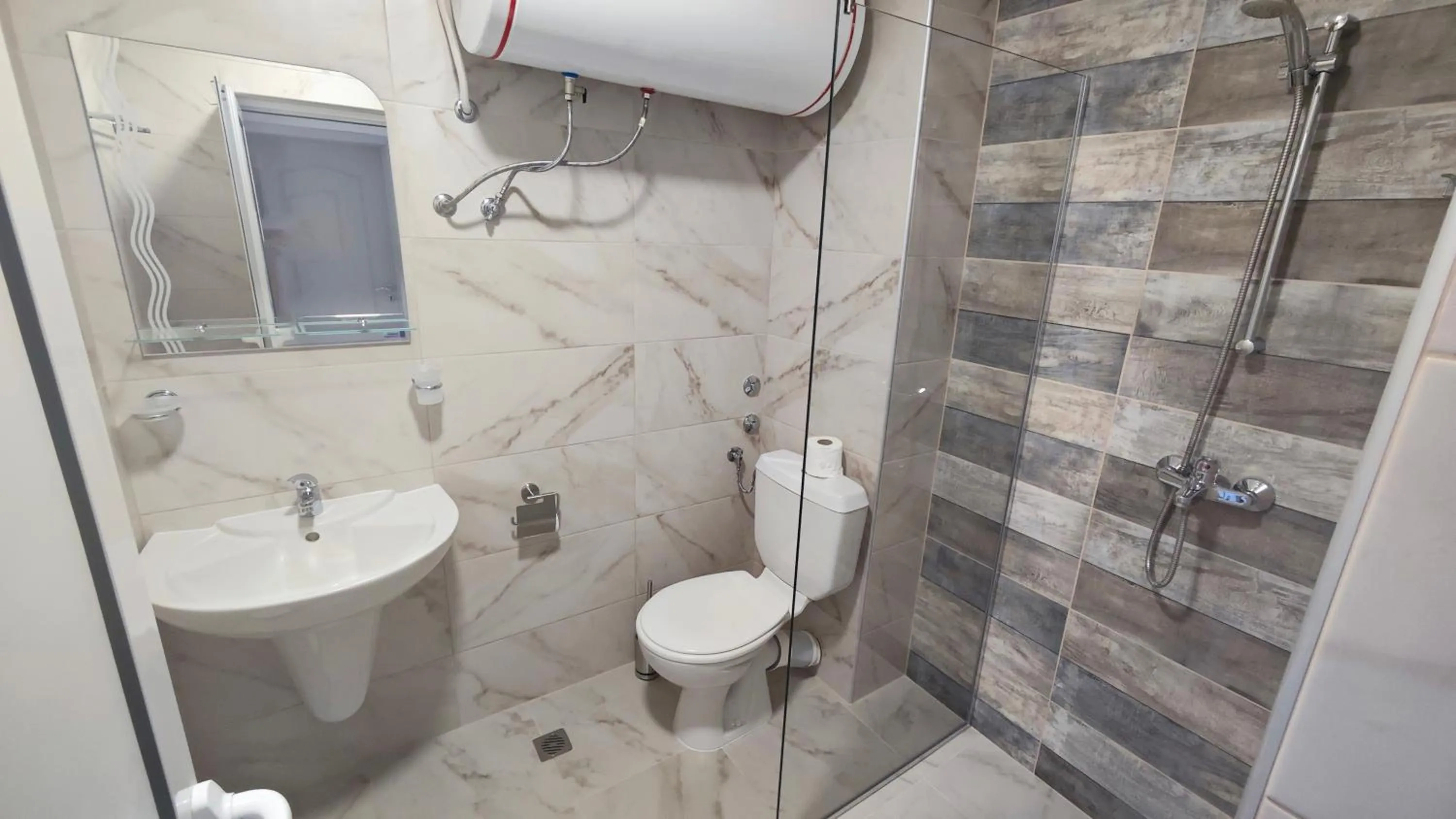 Shower in Family Hotel Milev