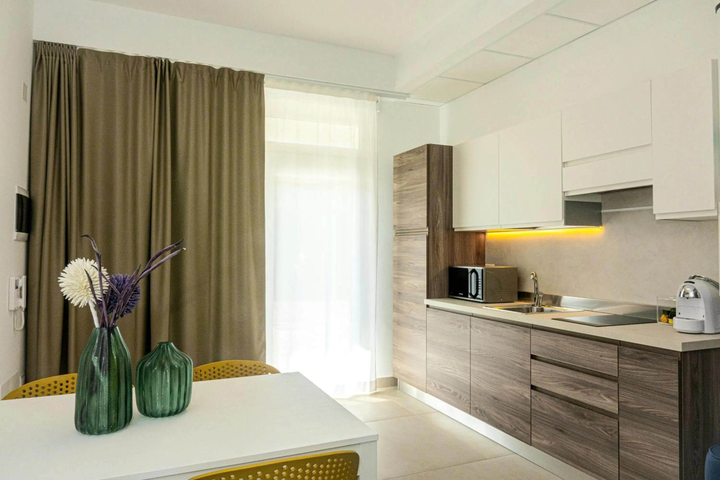 Kitchen or kitchenette in BeeApartments