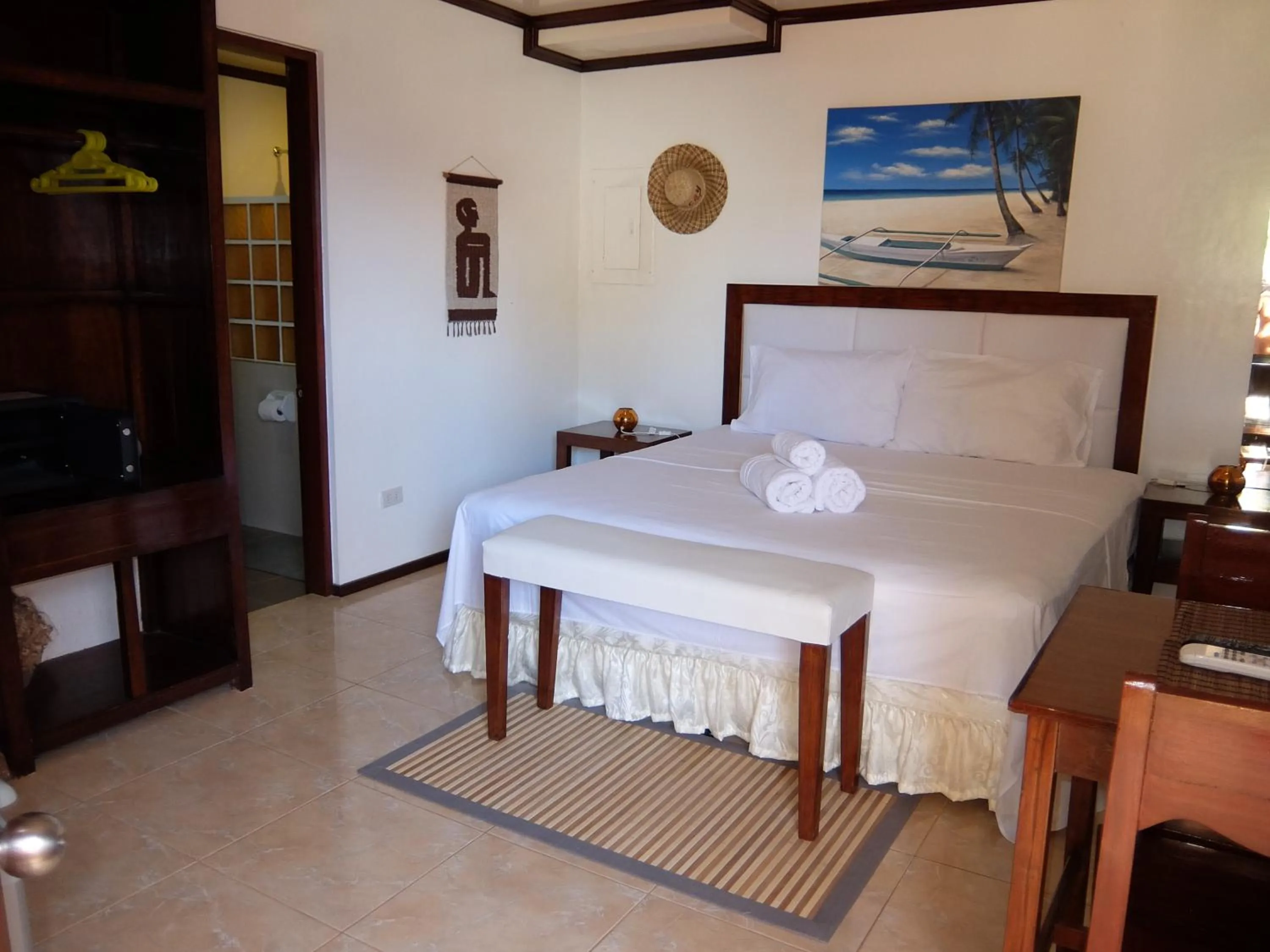 bunk bed, Bed in Greenyard Inn