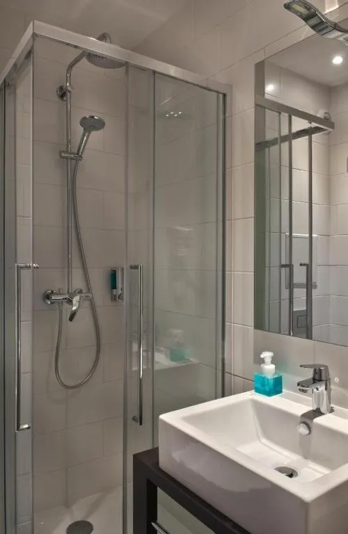 Shower in Hotel Les Terres Blanches