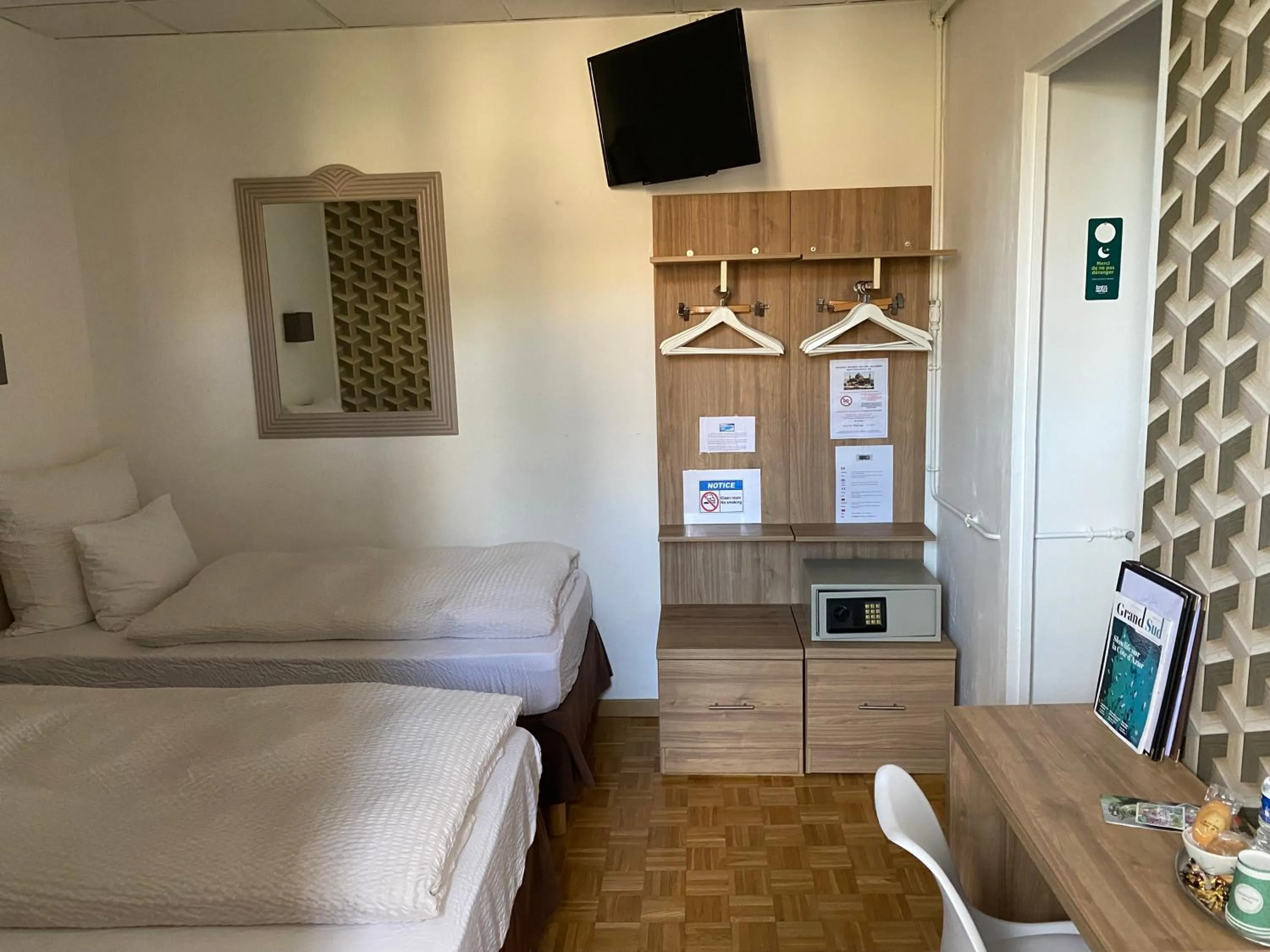 Photo of the whole room, Bed in Logis Hôtel Villa Victorine