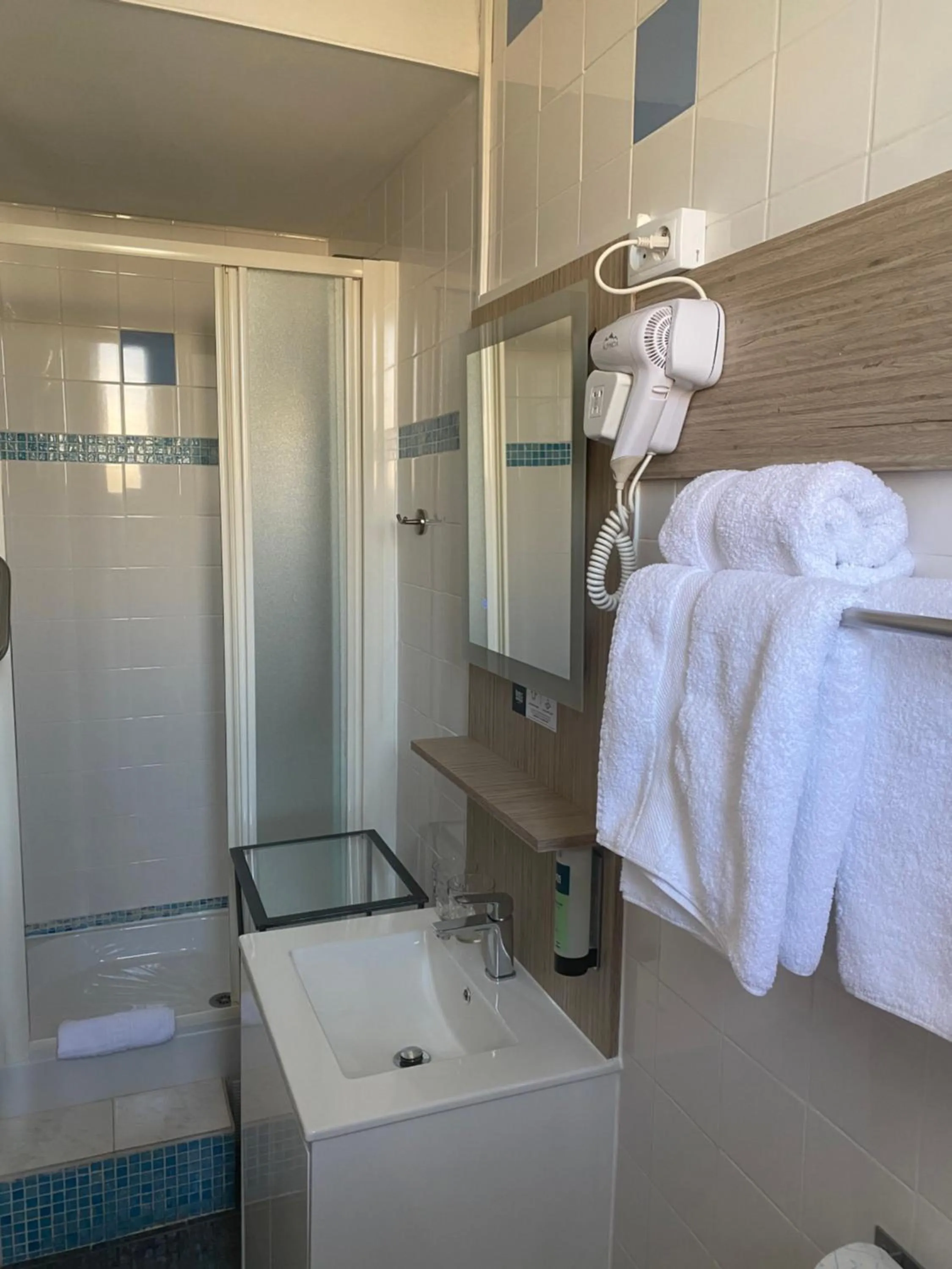 Bathroom in Logis Hôtel Villa Victorine