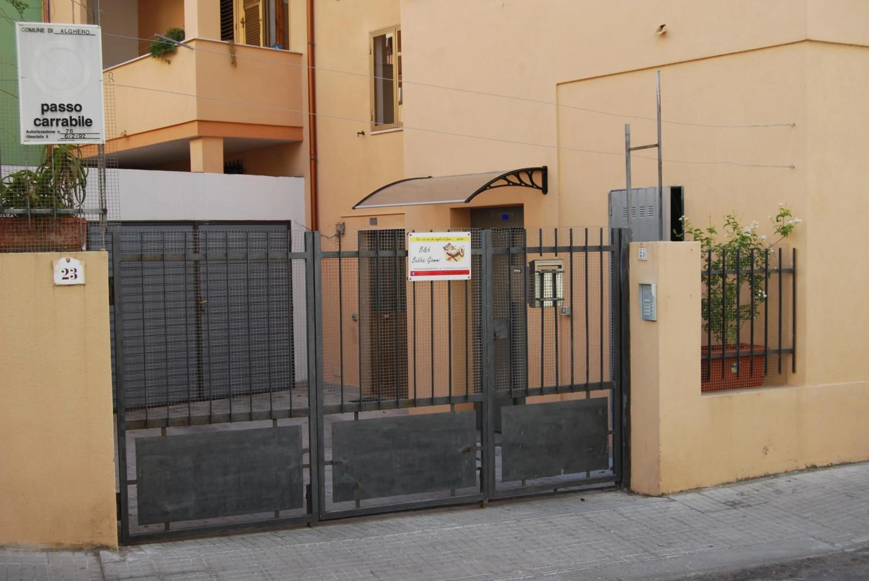 Facade/entrance in Babbai Giommi