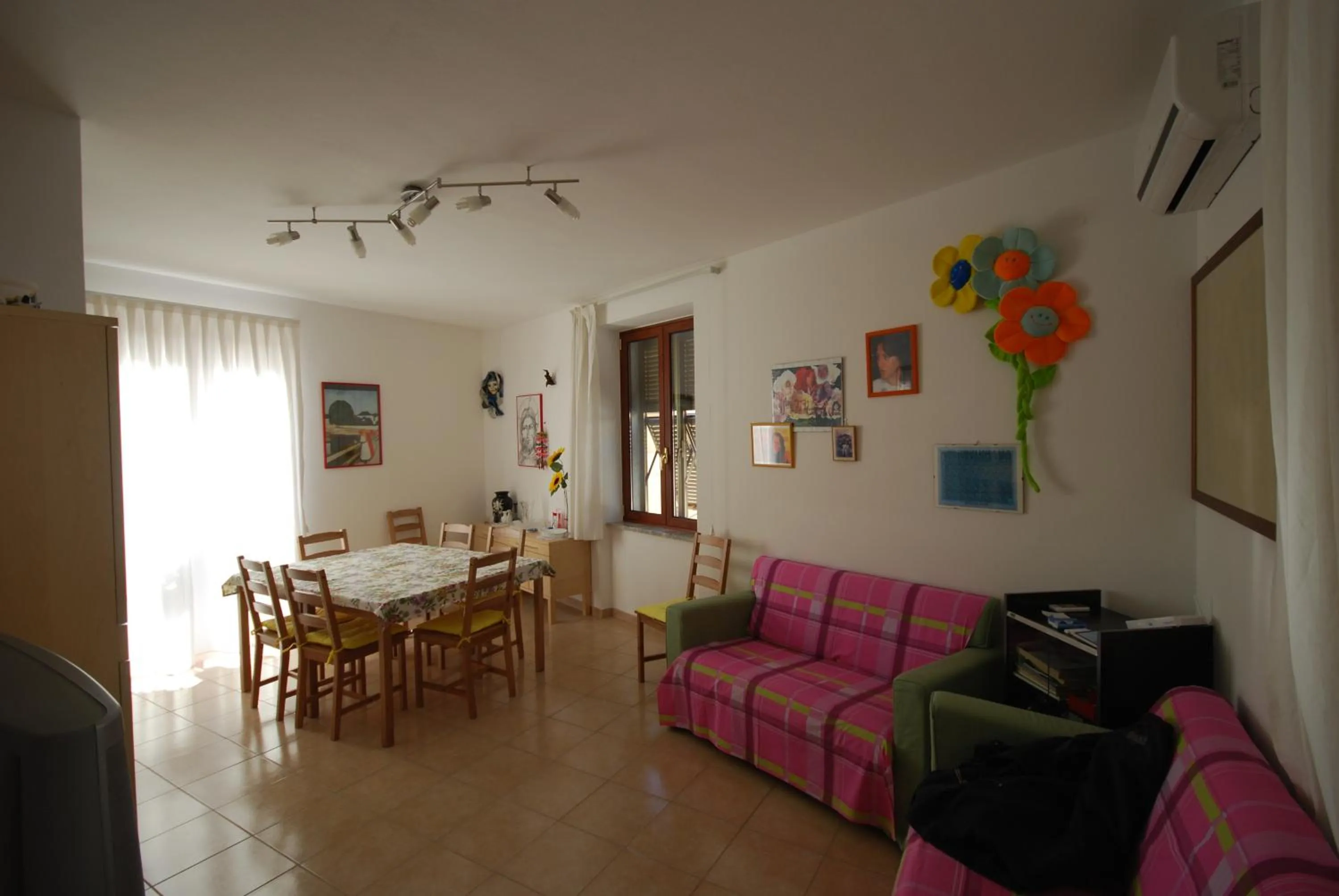 Communal lounge/ TV room in Babbai Giommi