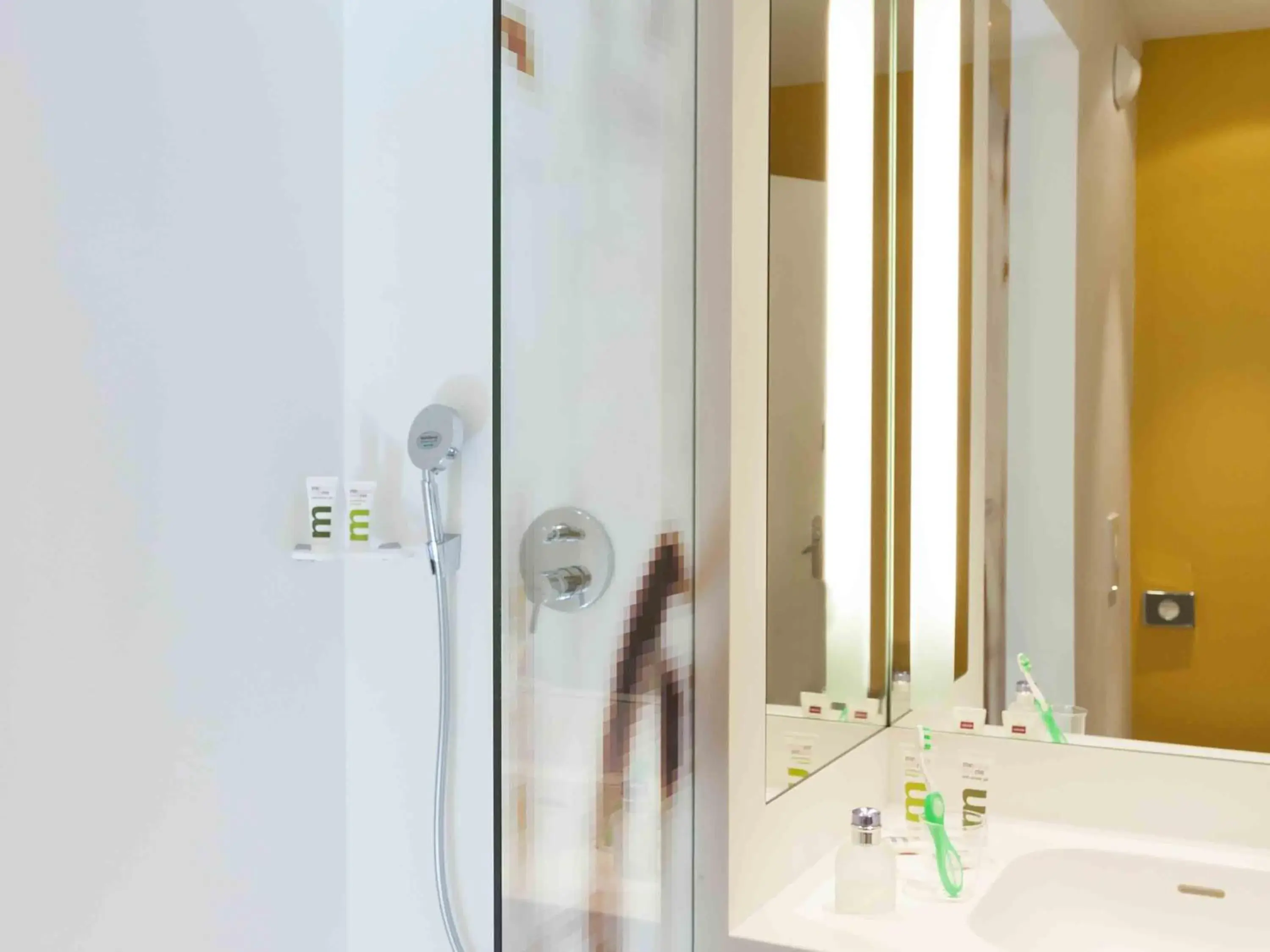 Classic Double Room in Mercure Avignon Centre Palais des Papes Classic Double Room in Mercure Avignon Centre Palais des Papes