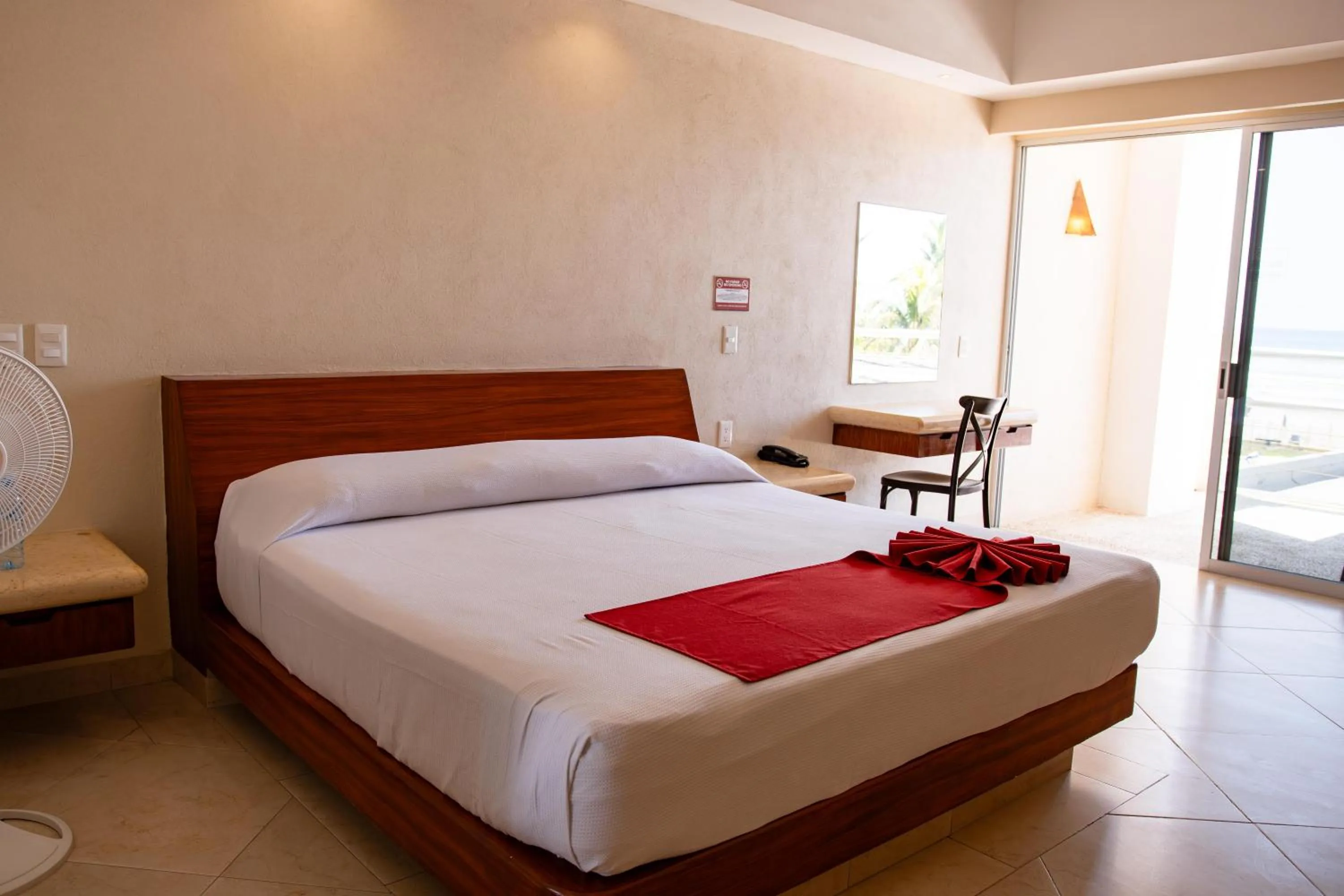 Bed in Mishol Bodas Hotel & Beach Club Acapulco Diamante
