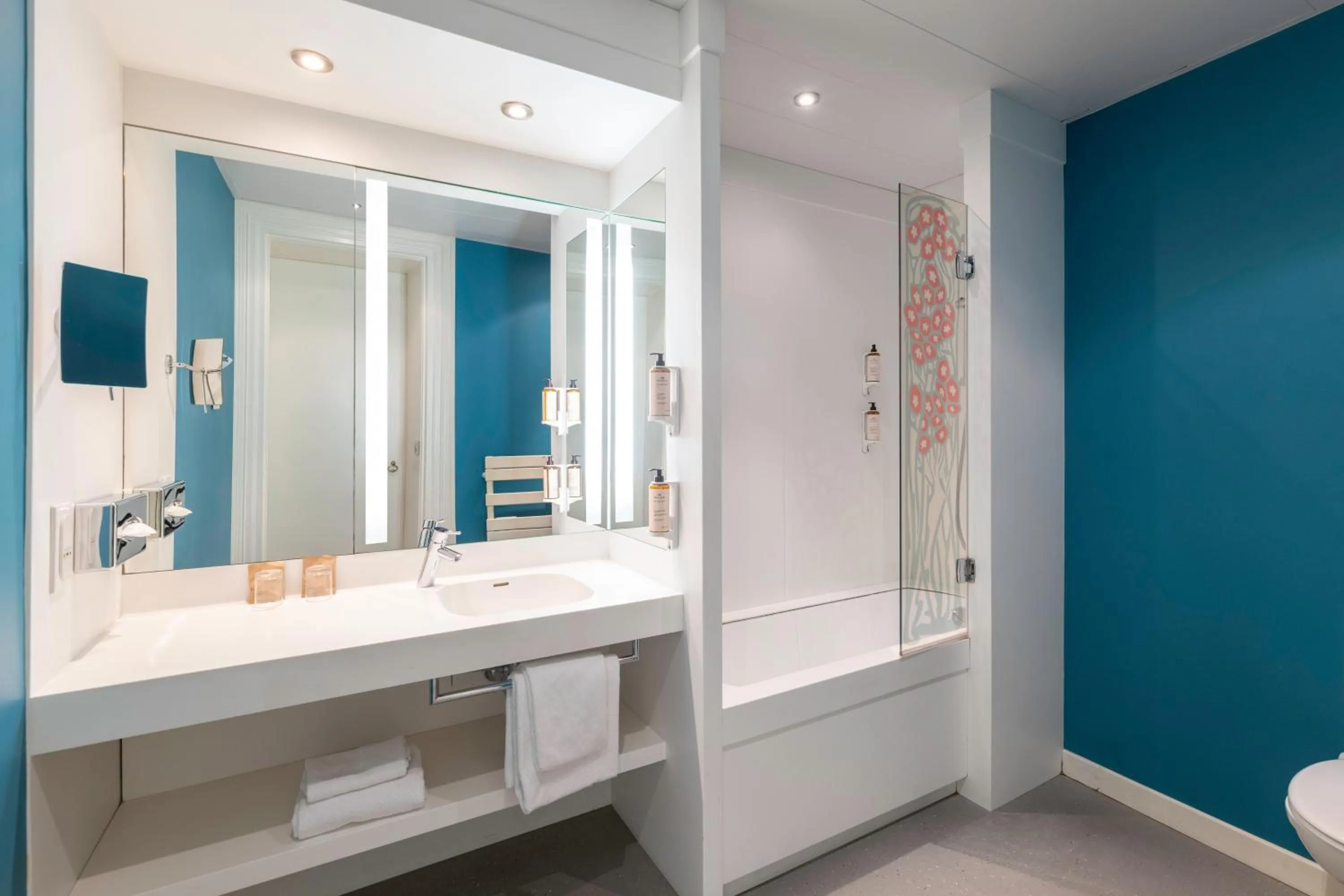 Bathroom in Mercure Lyon Centre Château Perrache