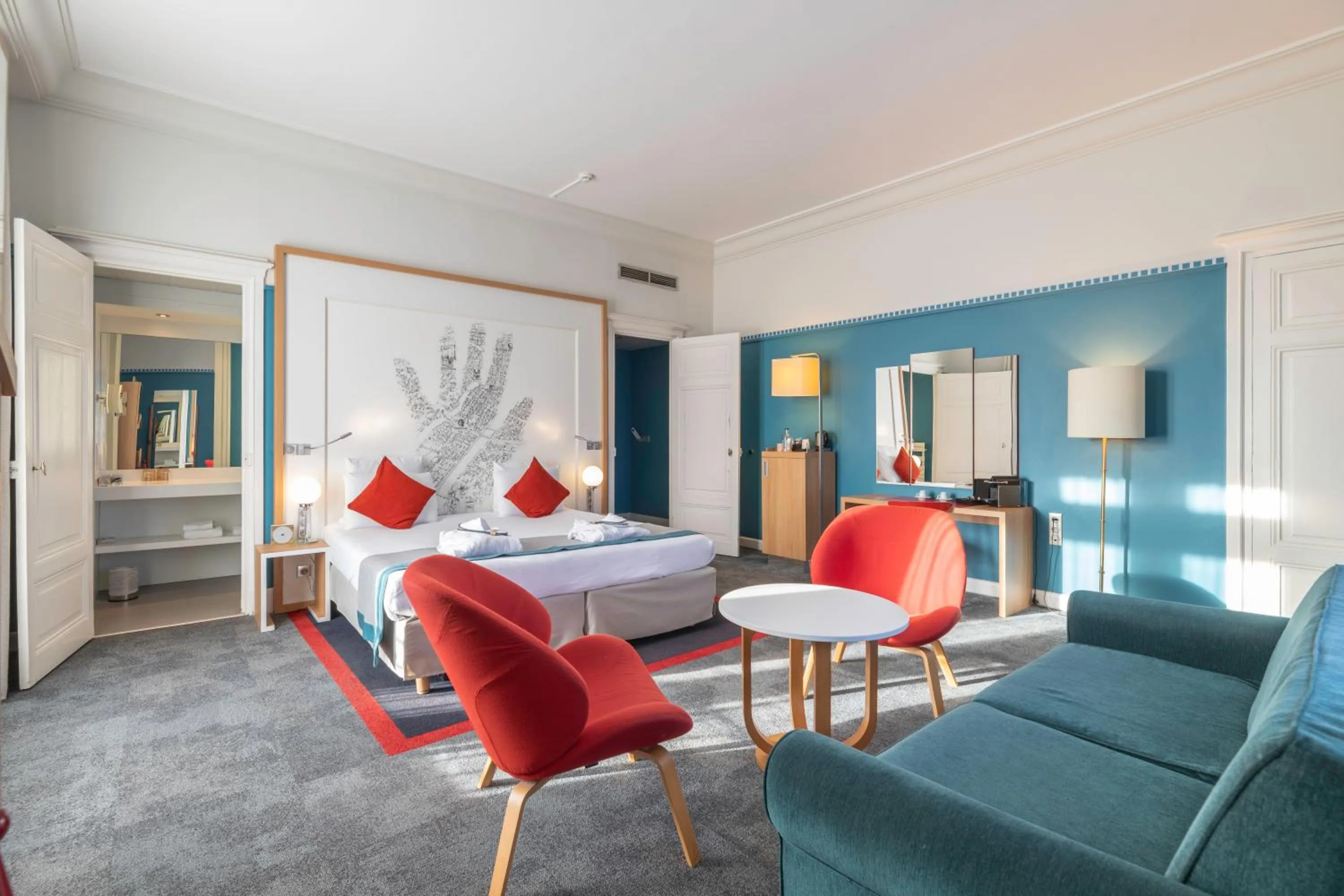 Photo of the whole room, Bed in Mercure Lyon Centre Château Perrache