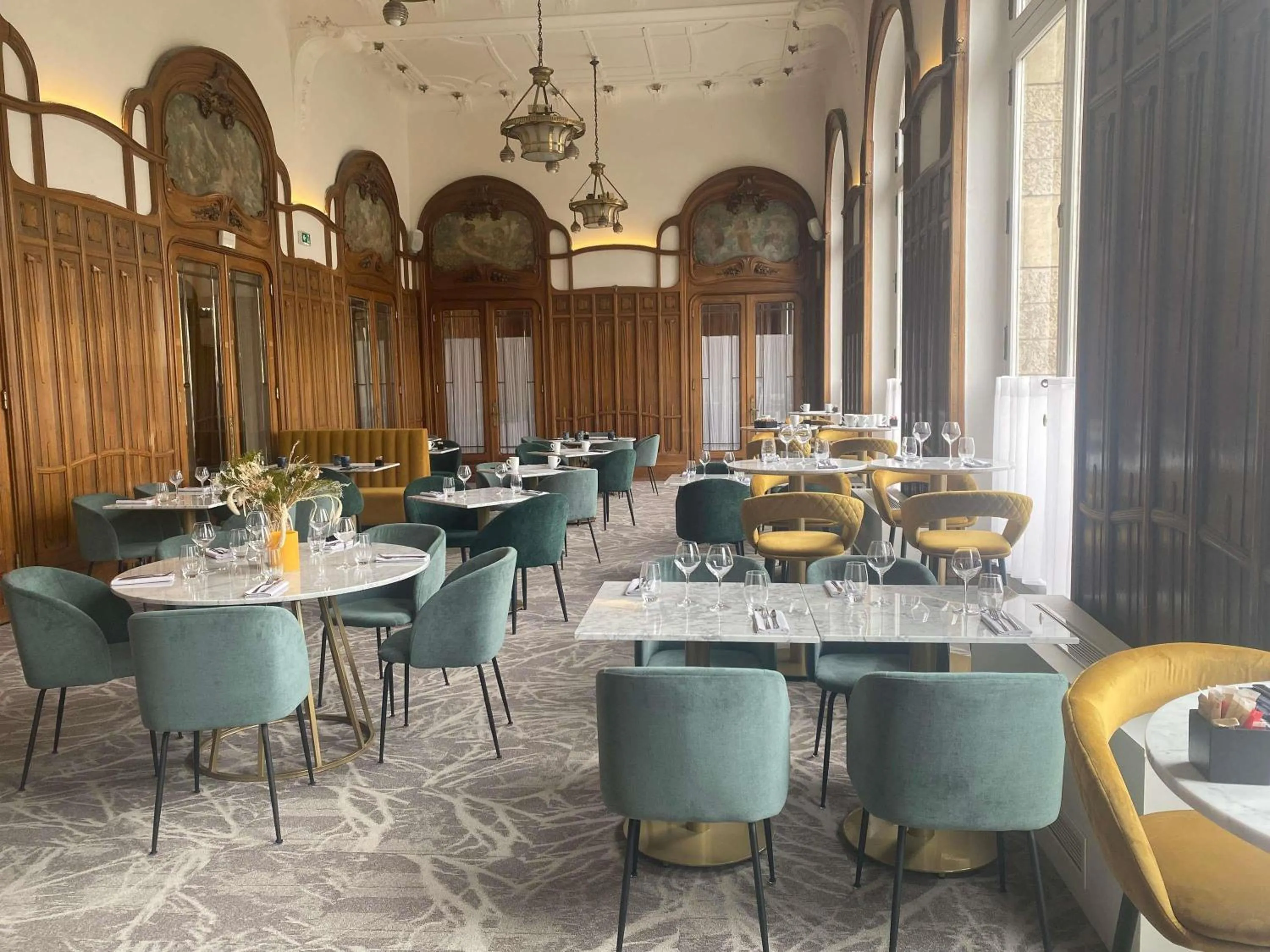 Restaurant/places to eat in Mercure Lyon Centre Château Perrache