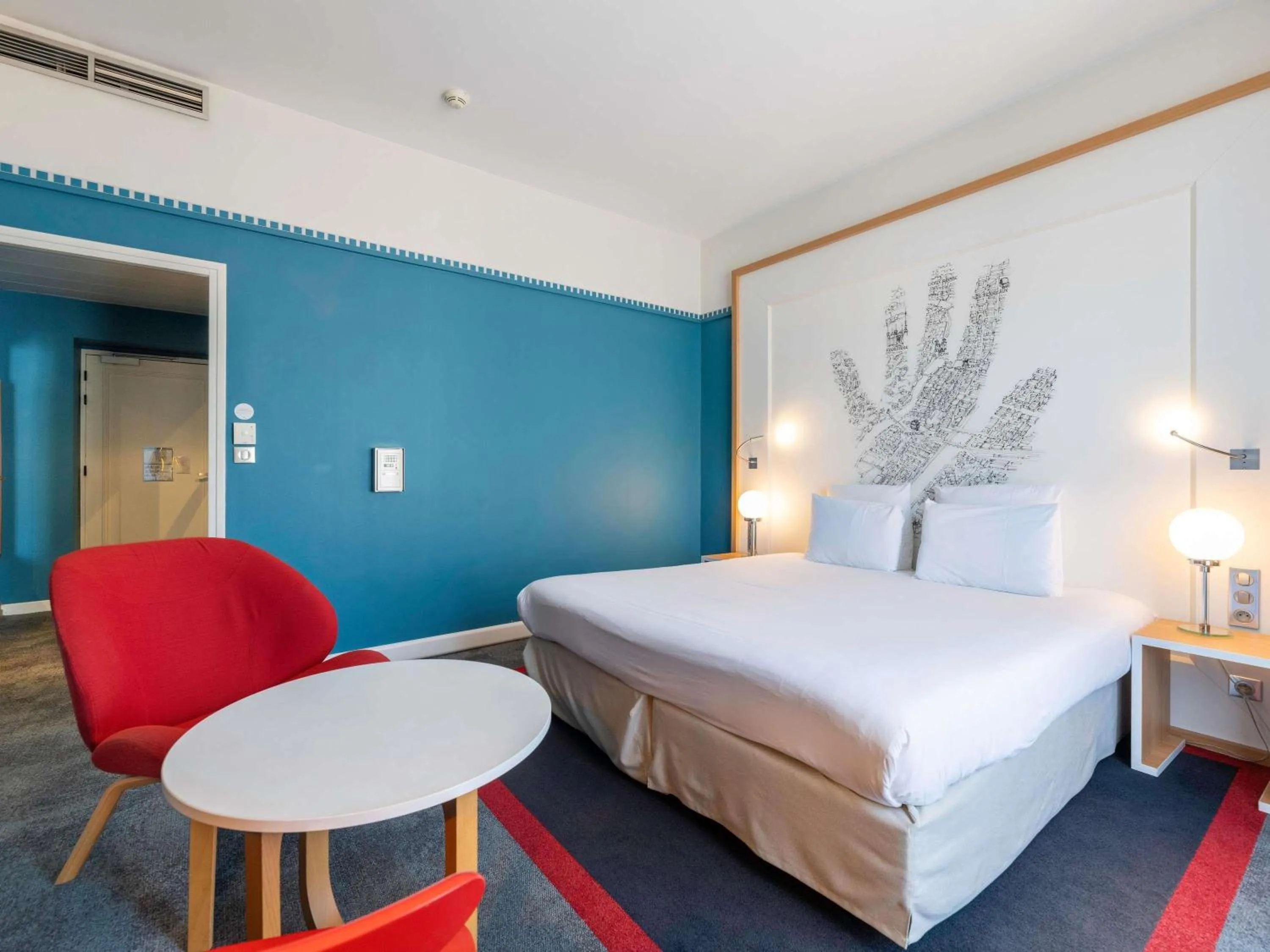 Bedroom, Bed in Mercure Lyon Centre Château Perrache