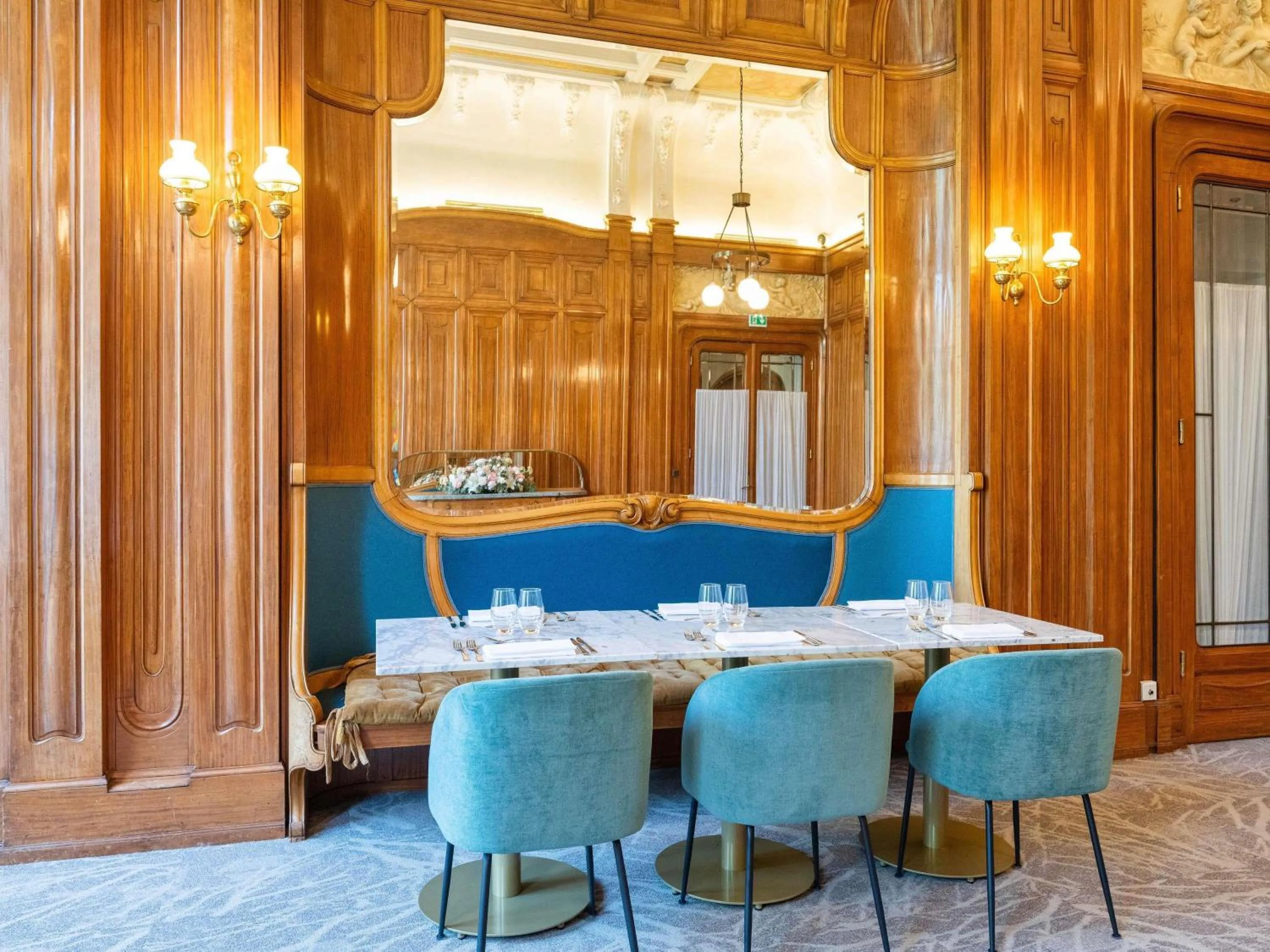 Restaurant/places to eat in Mercure Lyon Centre Château Perrache