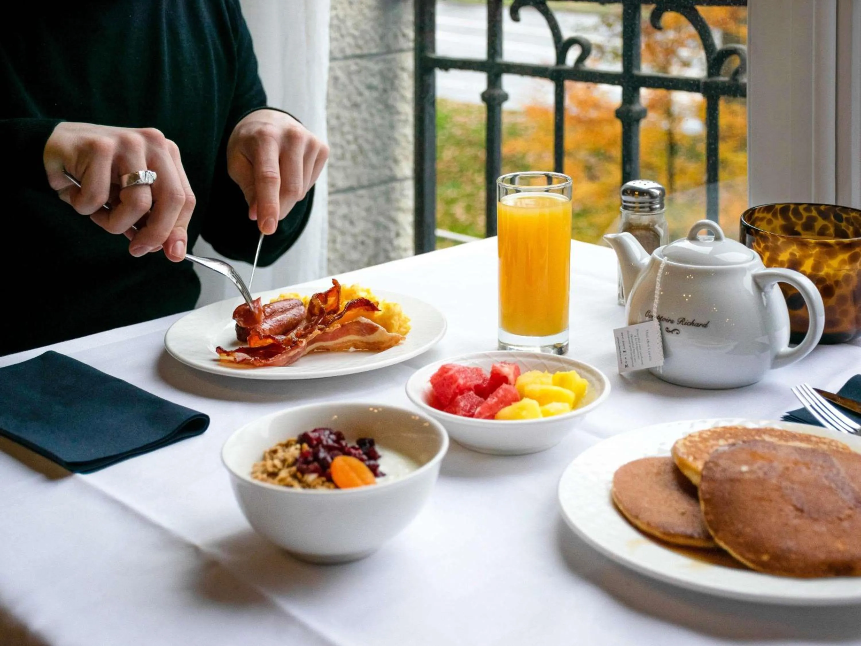 Breakfast in Mercure Lyon Centre Château Perrache