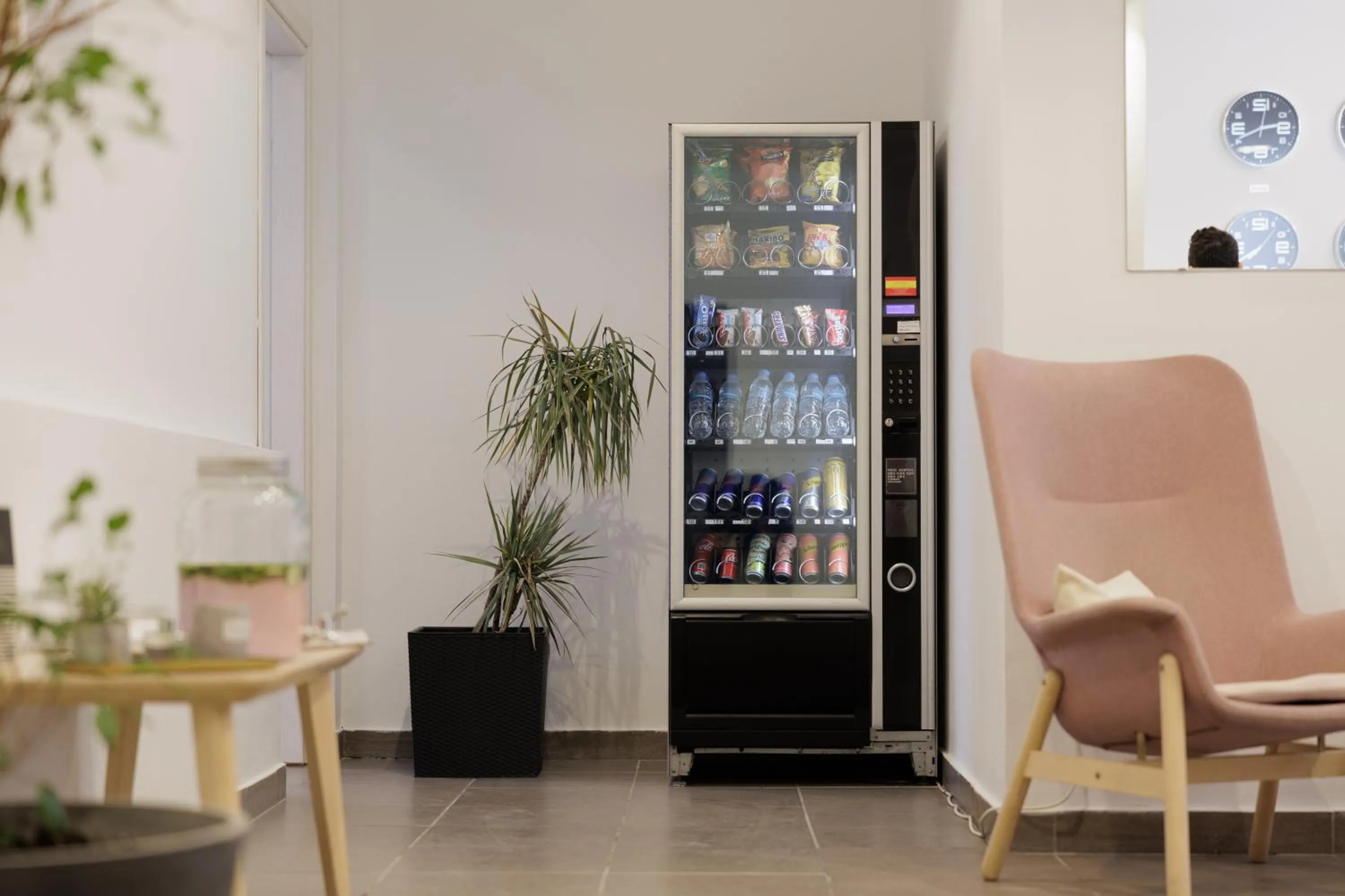 Living room in Local Hostel & Suites