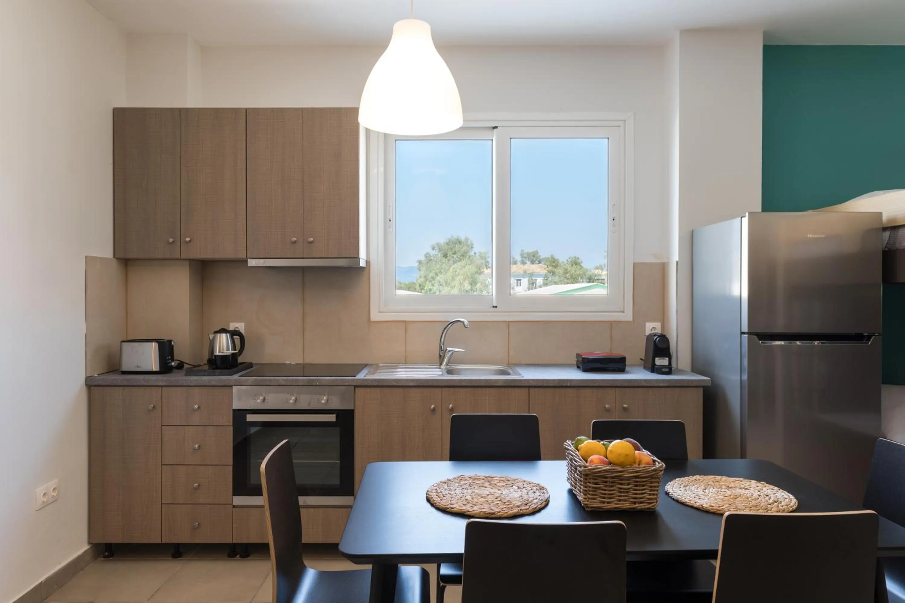 Coffee/tea facilities in Local Hostel & Suites