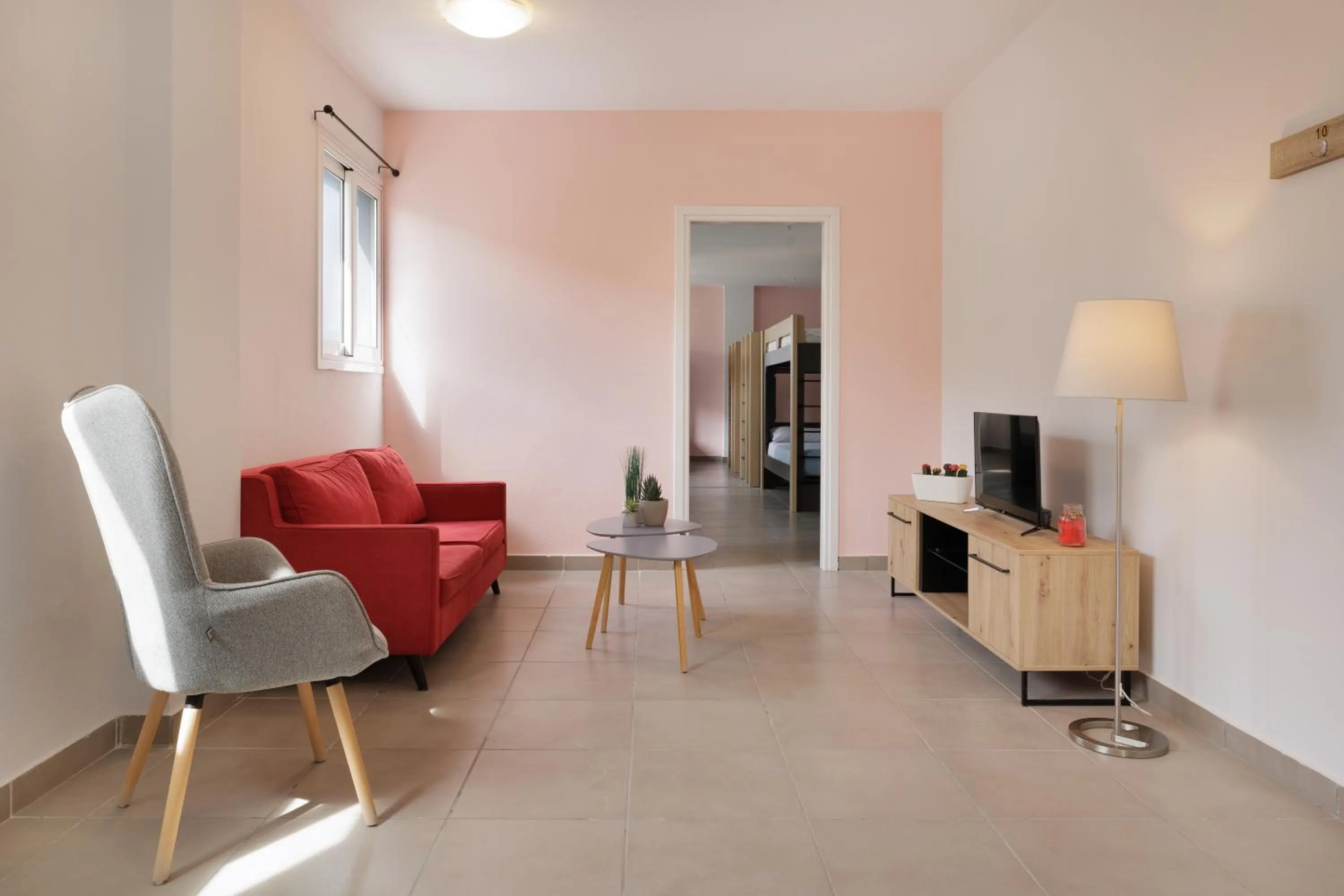 TV and multimedia in Local Hostel & Suites