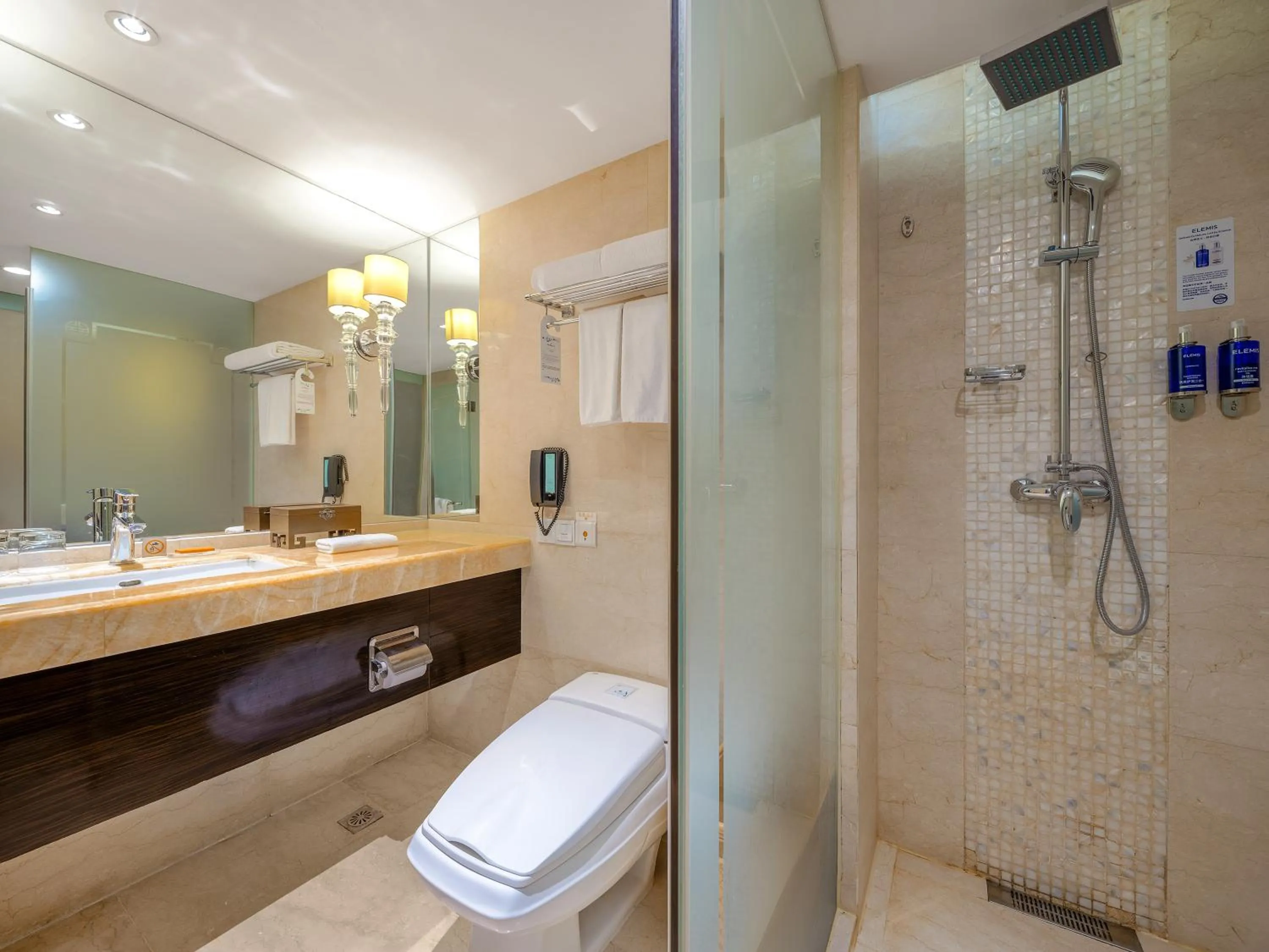 Shower in Dorsett Chengdu