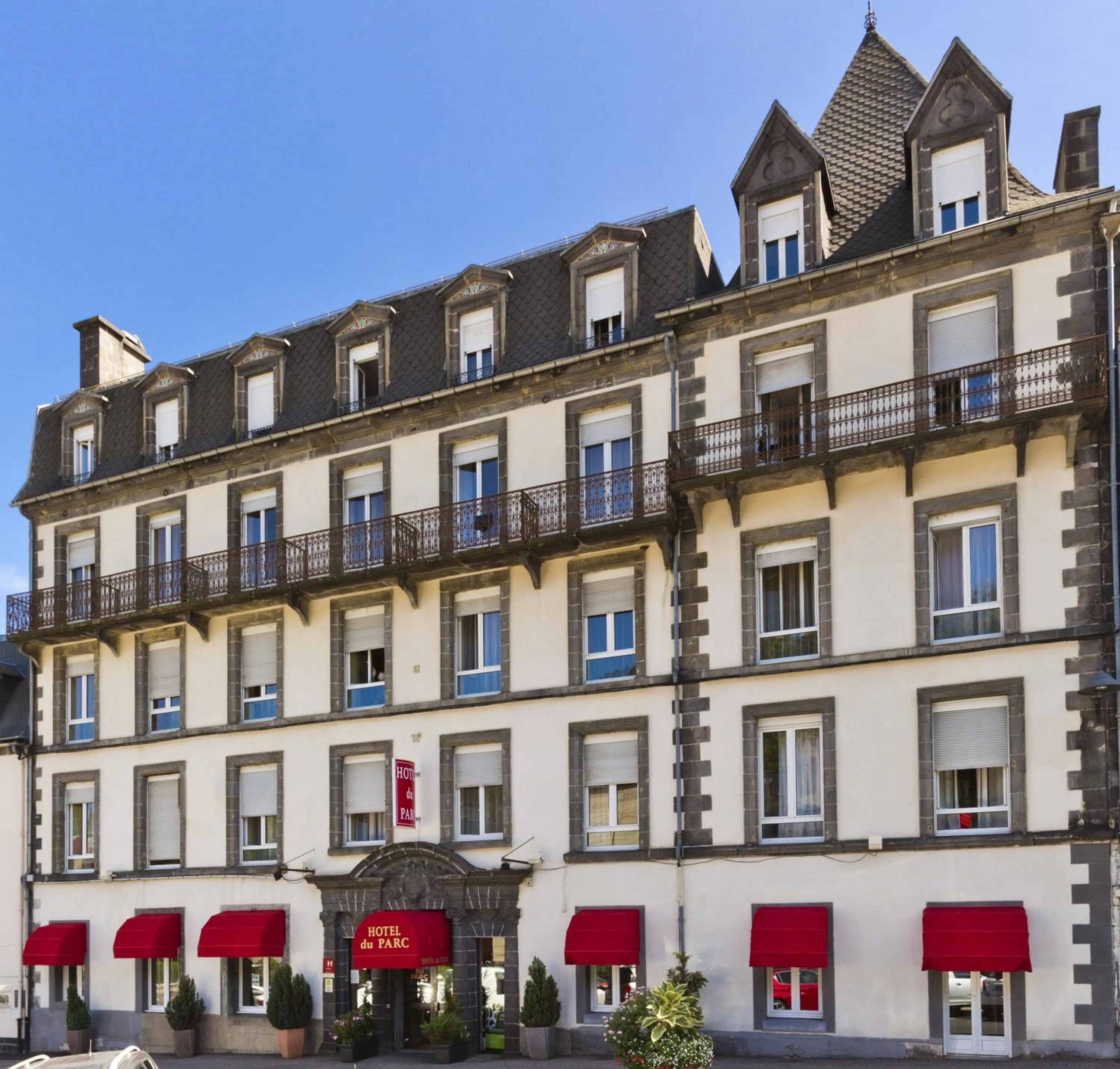 Property building in Hôtel du Parc