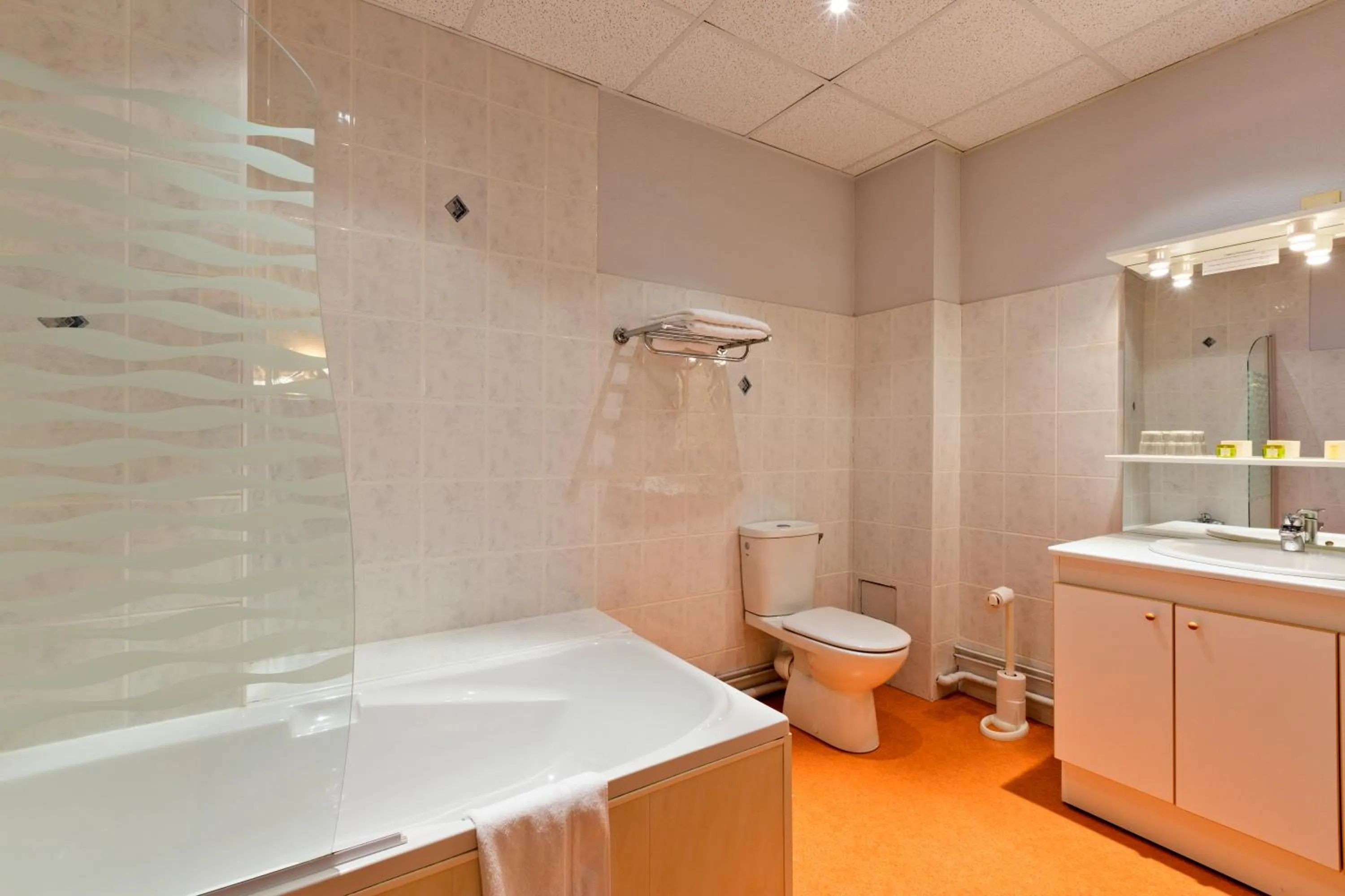 Bathroom in Hôtel du Parc