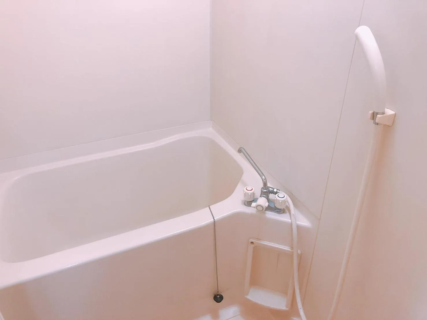 Shower in Hotel New Ohruri