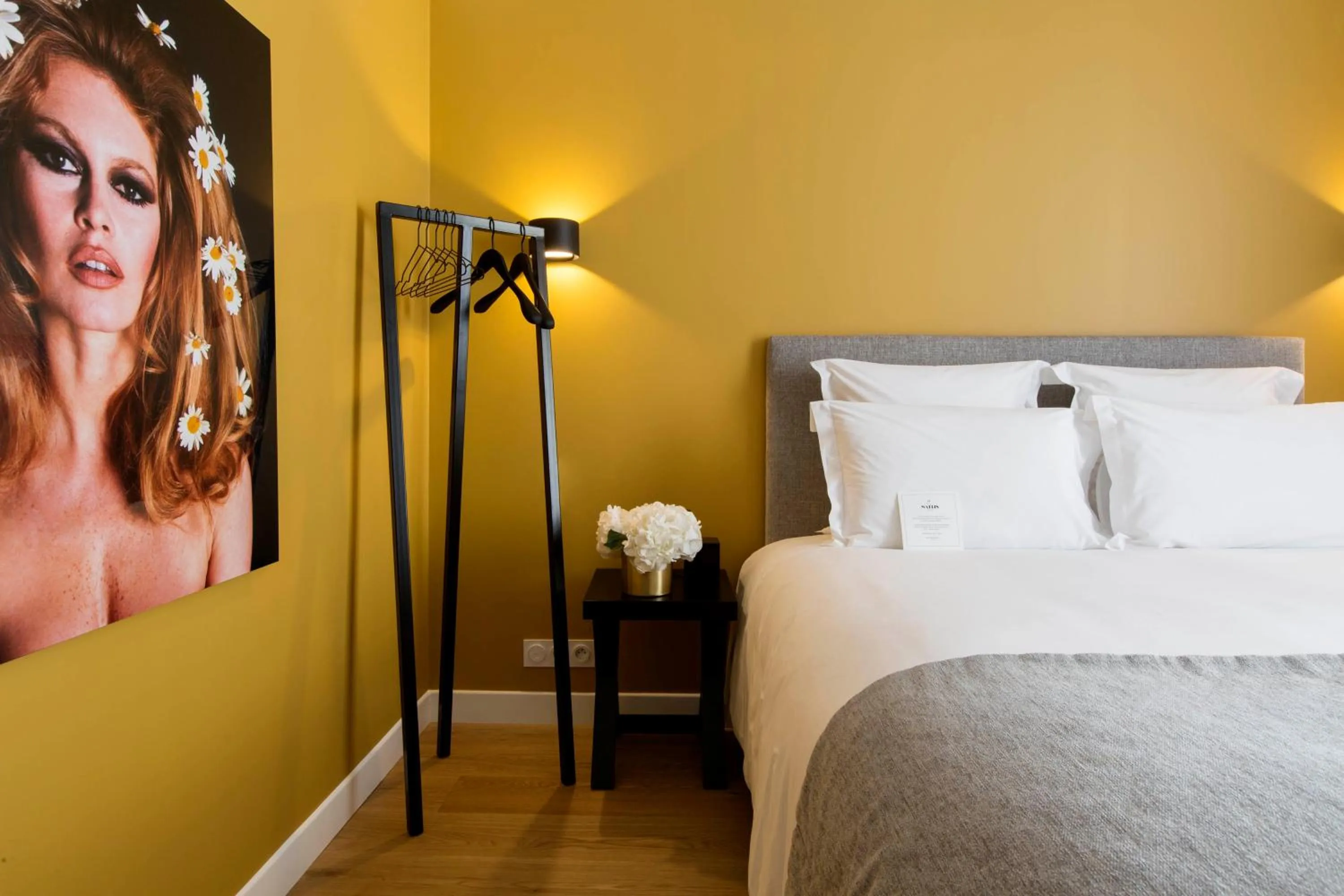 Photo of the whole room, Bed in Hôtel Mathis Elysées