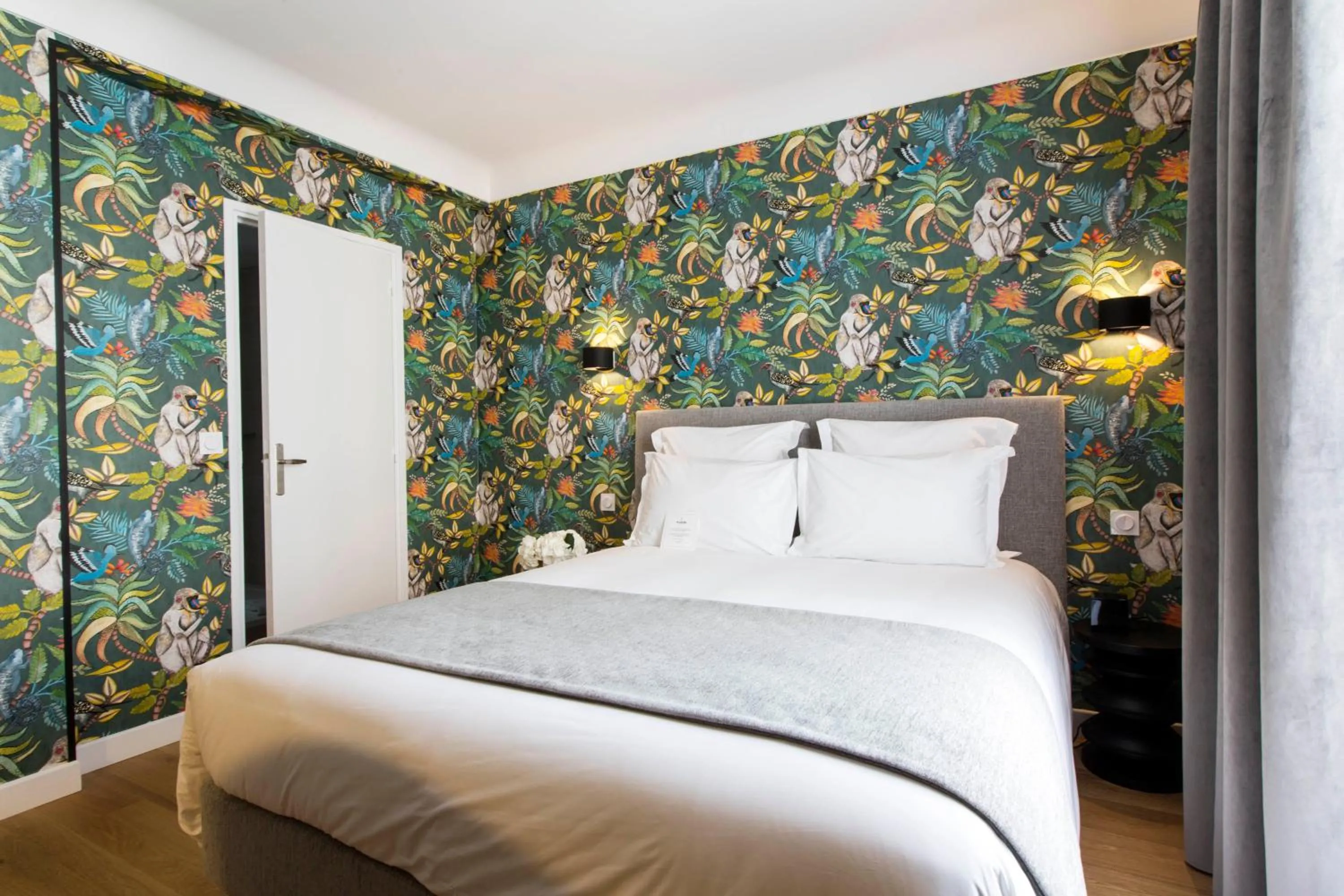 Photo of the whole room, Bed in Hôtel Mathis Elysées