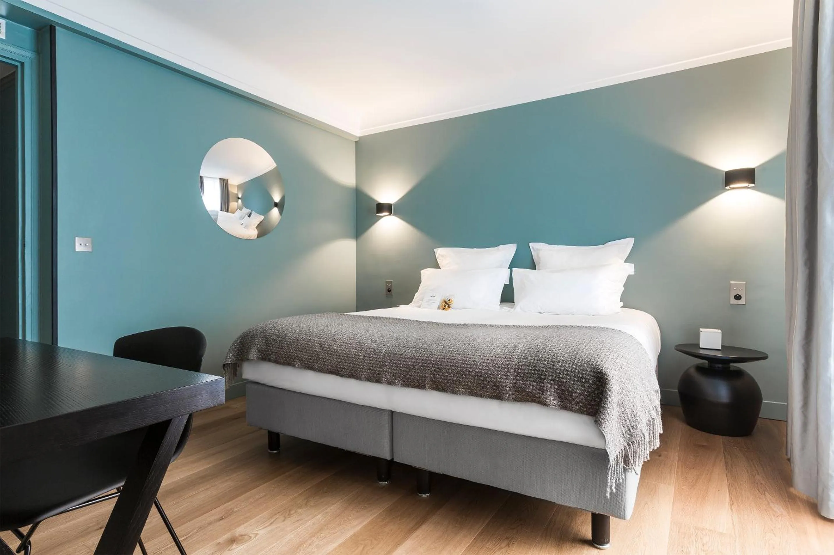 Photo of the whole room, Bed in Hôtel Mathis Elysées