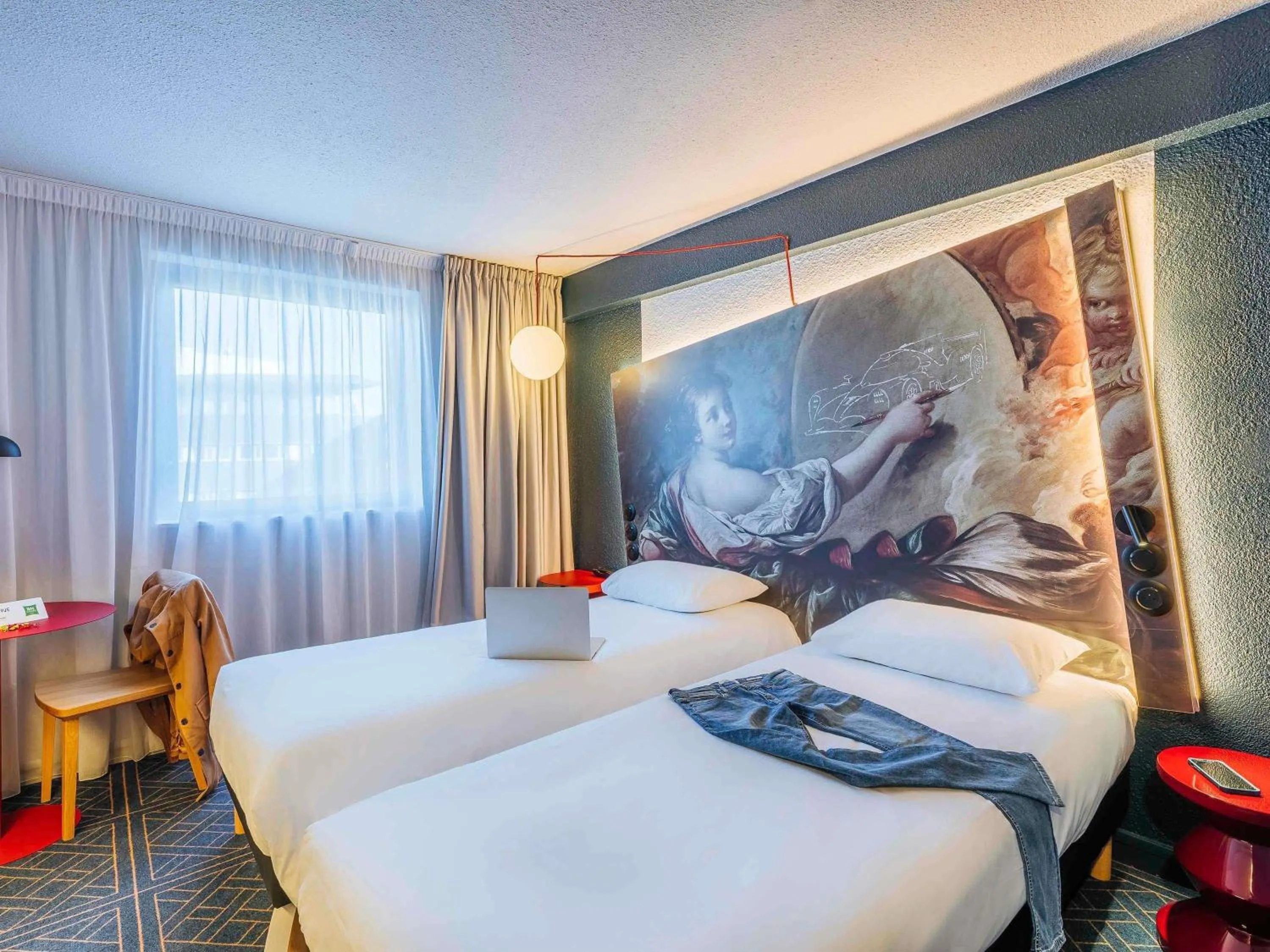 Bedroom, Bed in ibis Styles Le Mans Gare Sud