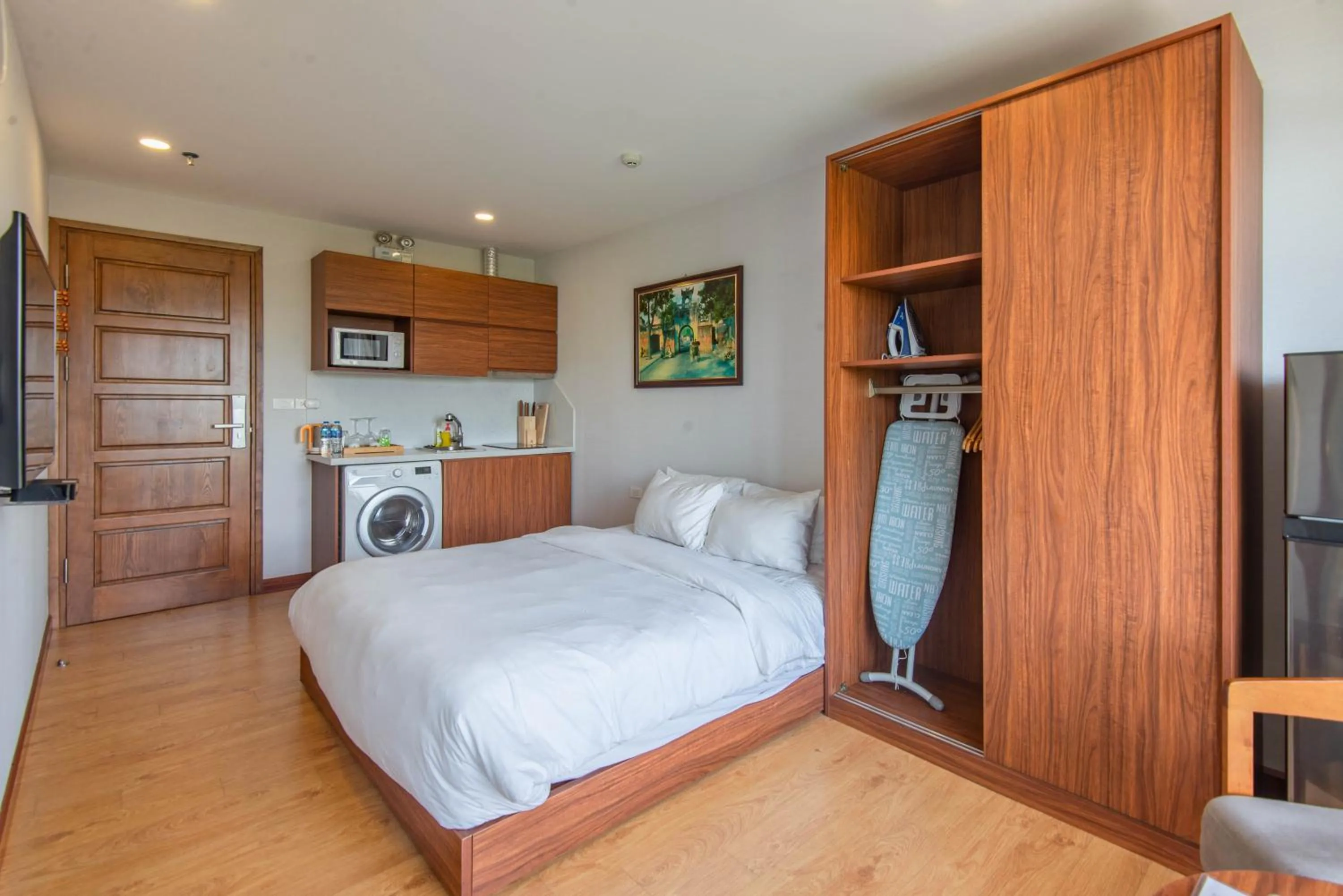 Bed in 22Land Moon West Lake