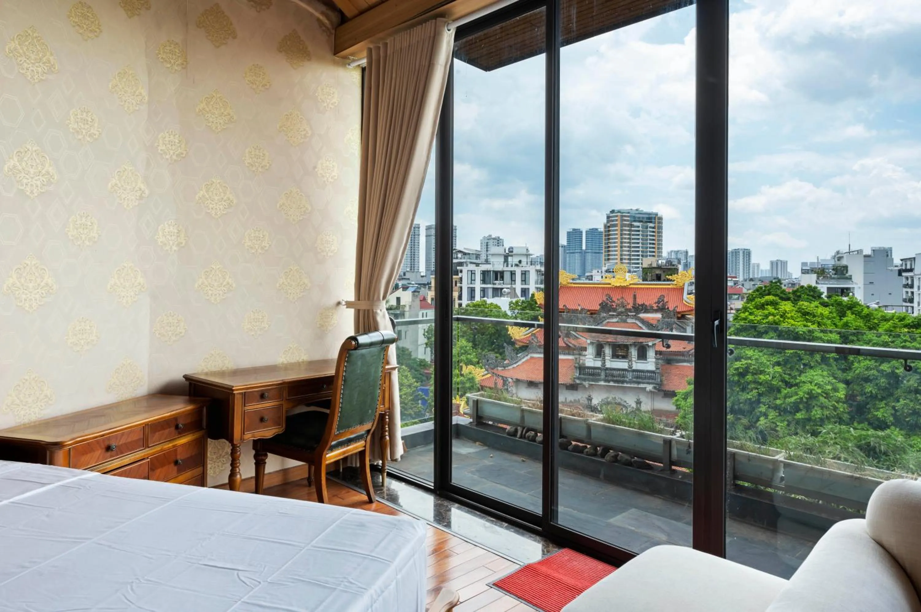 Bed in 22Land Moon West Lake