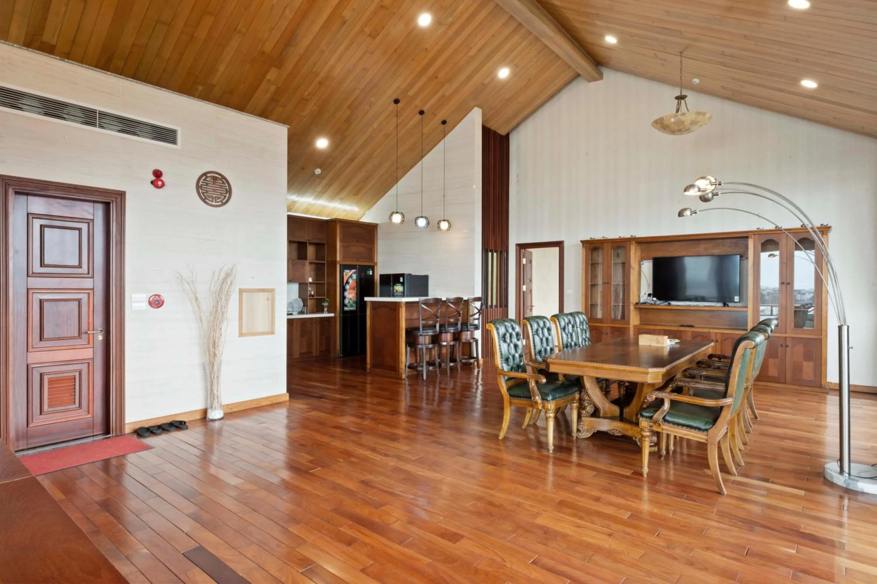 Communal lounge/ TV room in 22Land Moon West Lake