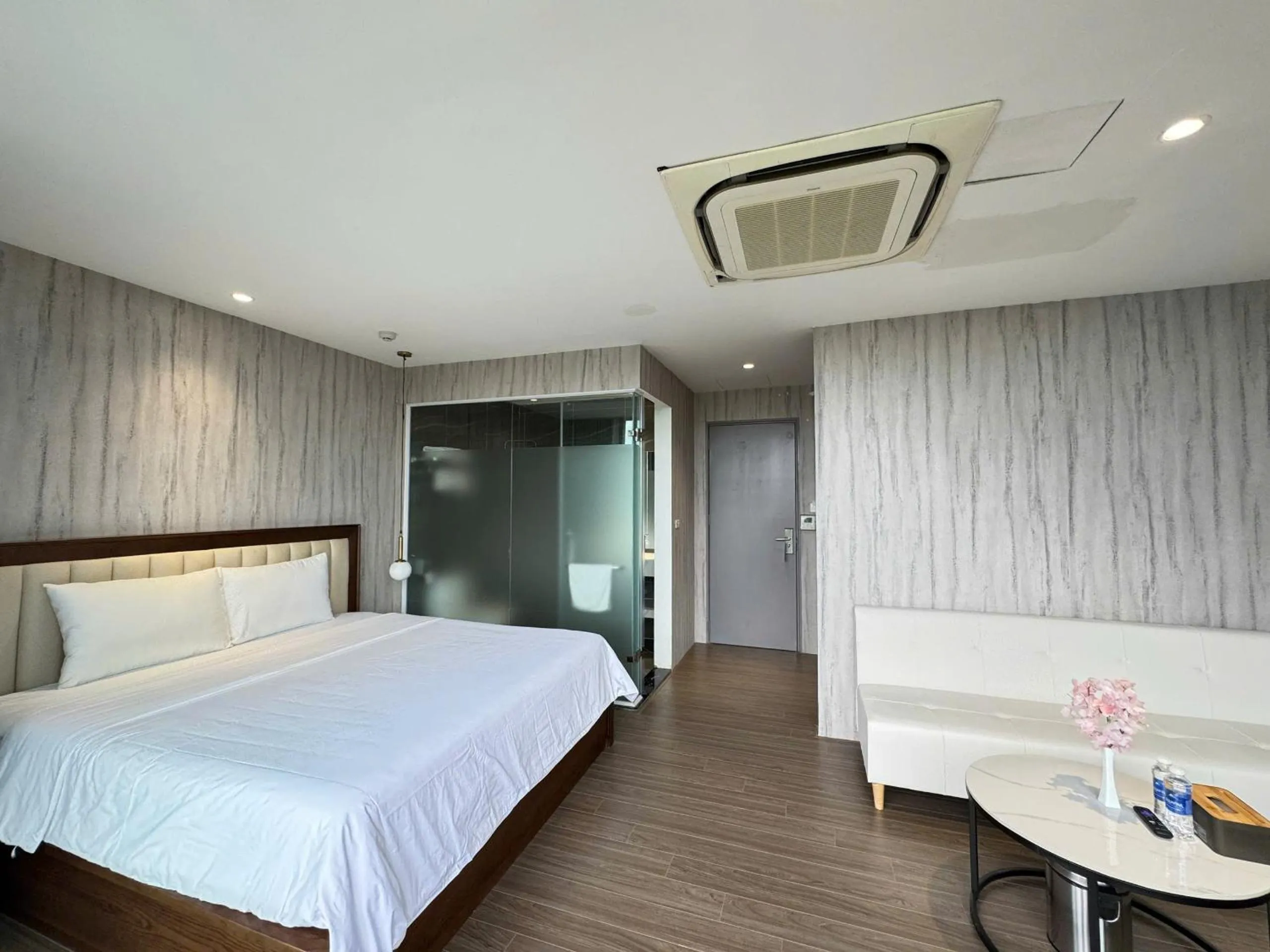 Bed in 22Land Moon West Lake