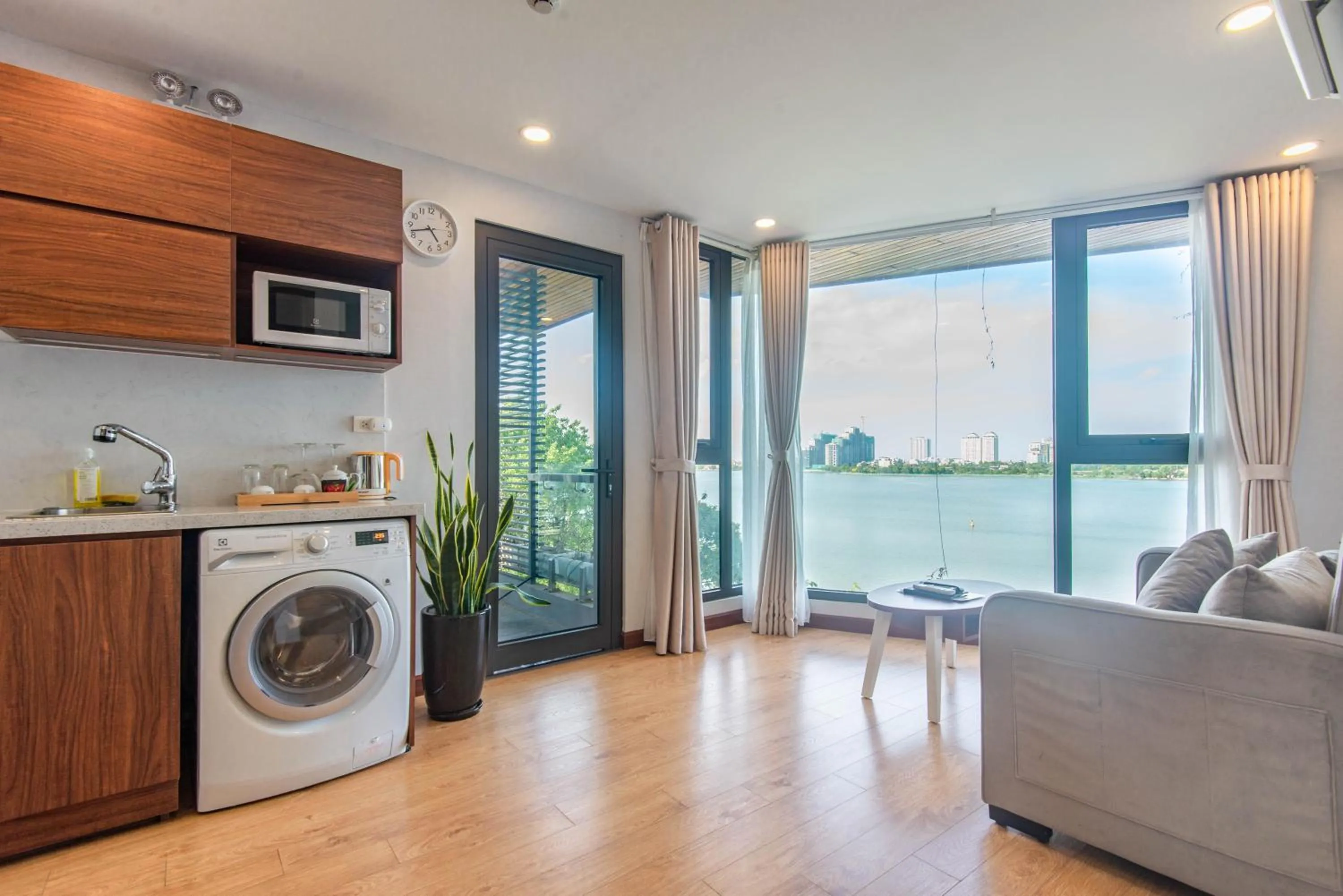 Kitchen or kitchenette in 22Land Moon West Lake