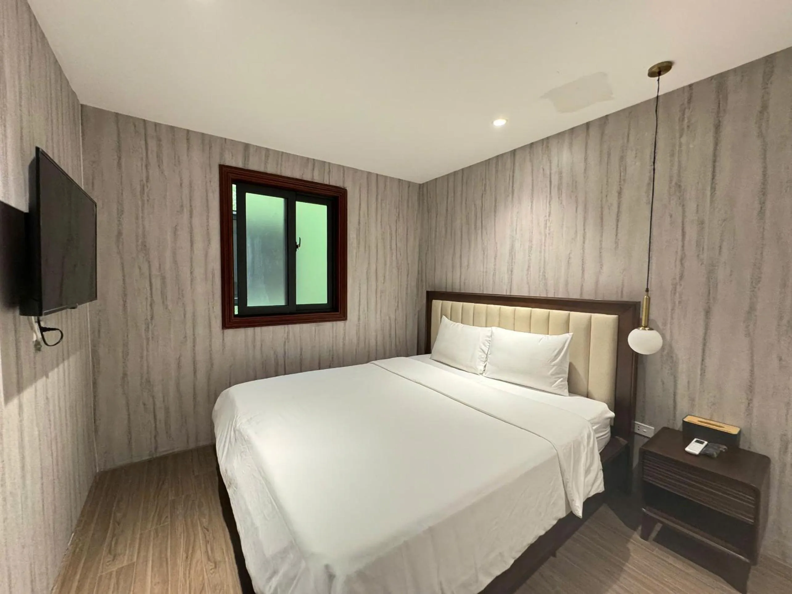 TV and multimedia, Bed in 22Land Moon West Lake