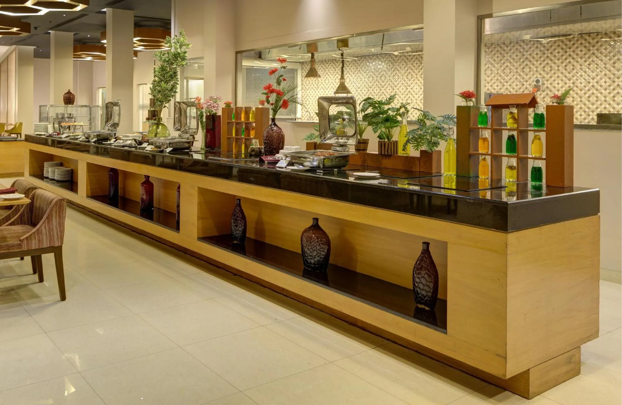 Food and drinks in Hotel Naveen Lakeside