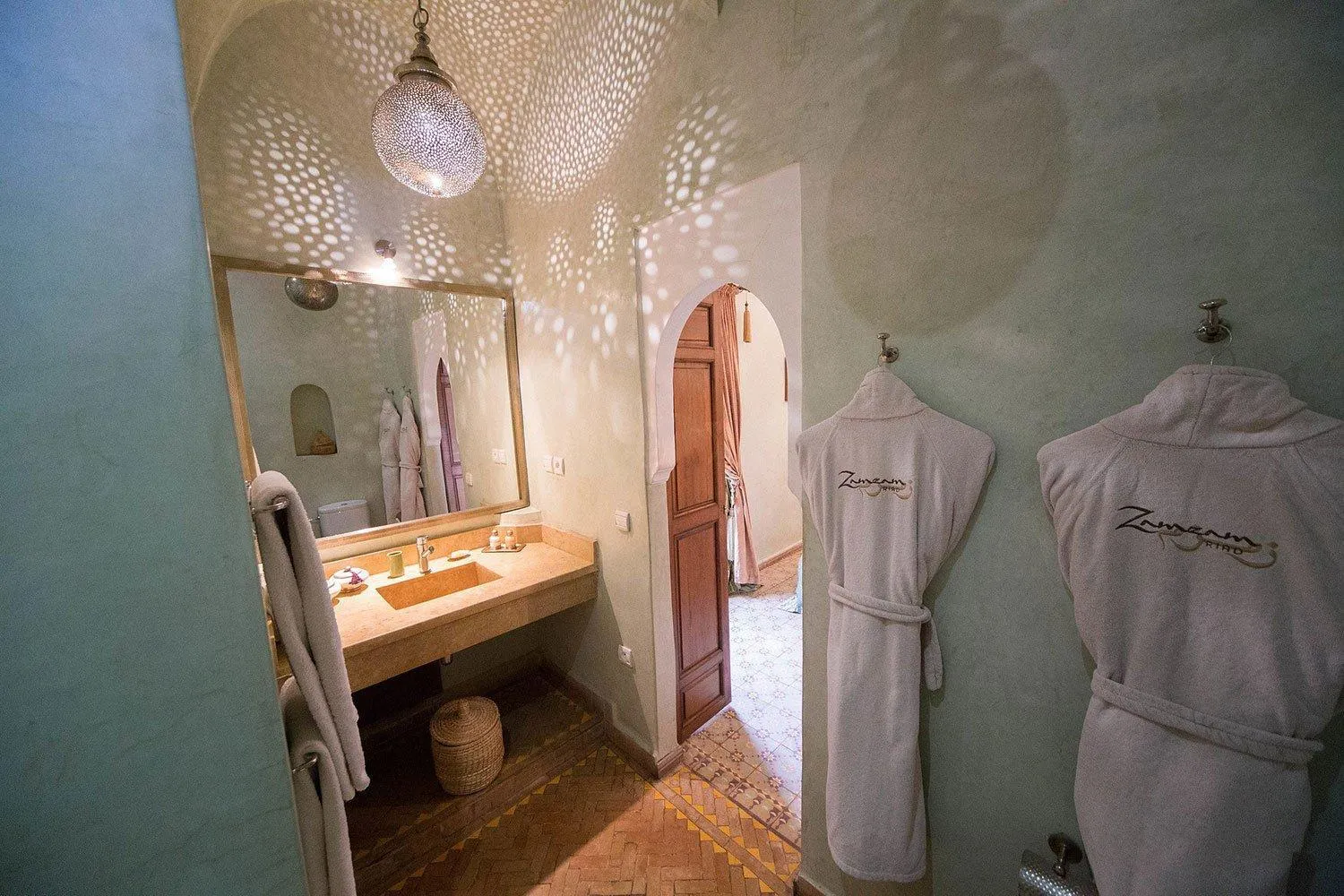 Shower in Riad Zamzam