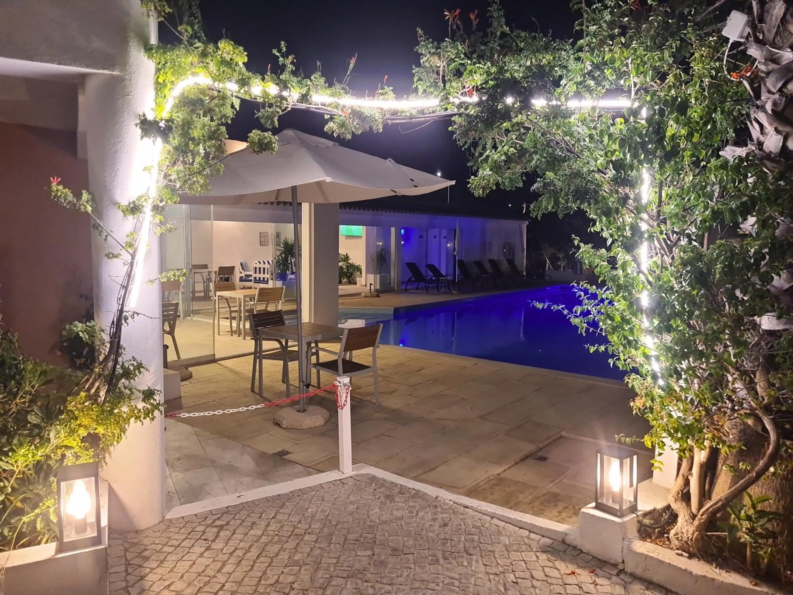 Swimming pool in Hotel Alcaide