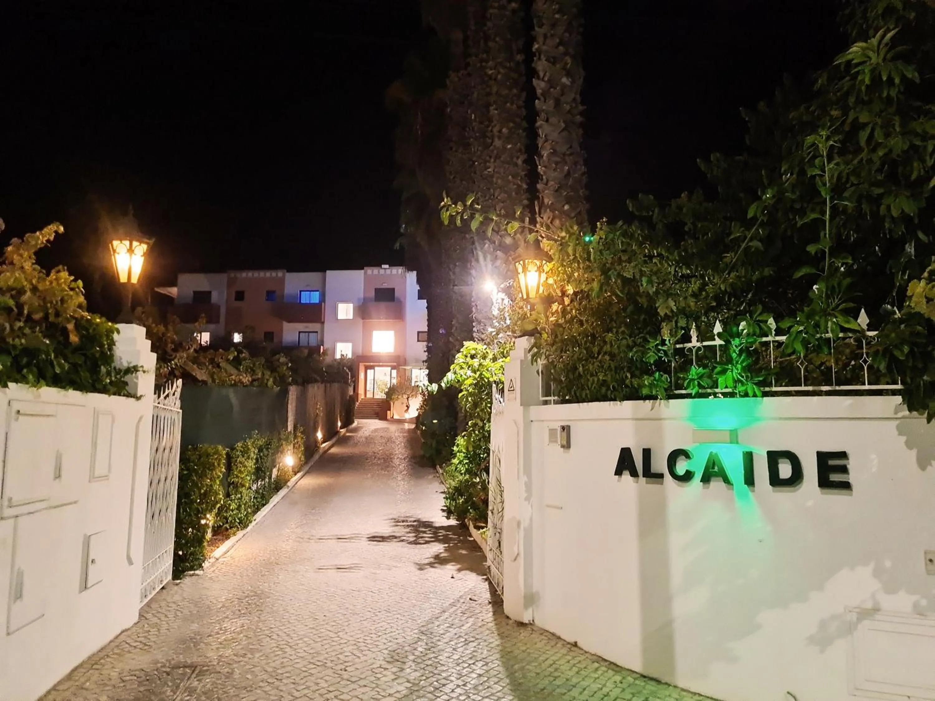 Facade/entrance in Hotel Alcaide
